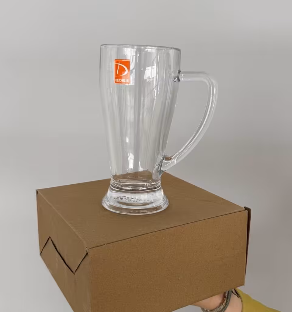 لیوان شیشه ای مدل دسته دار