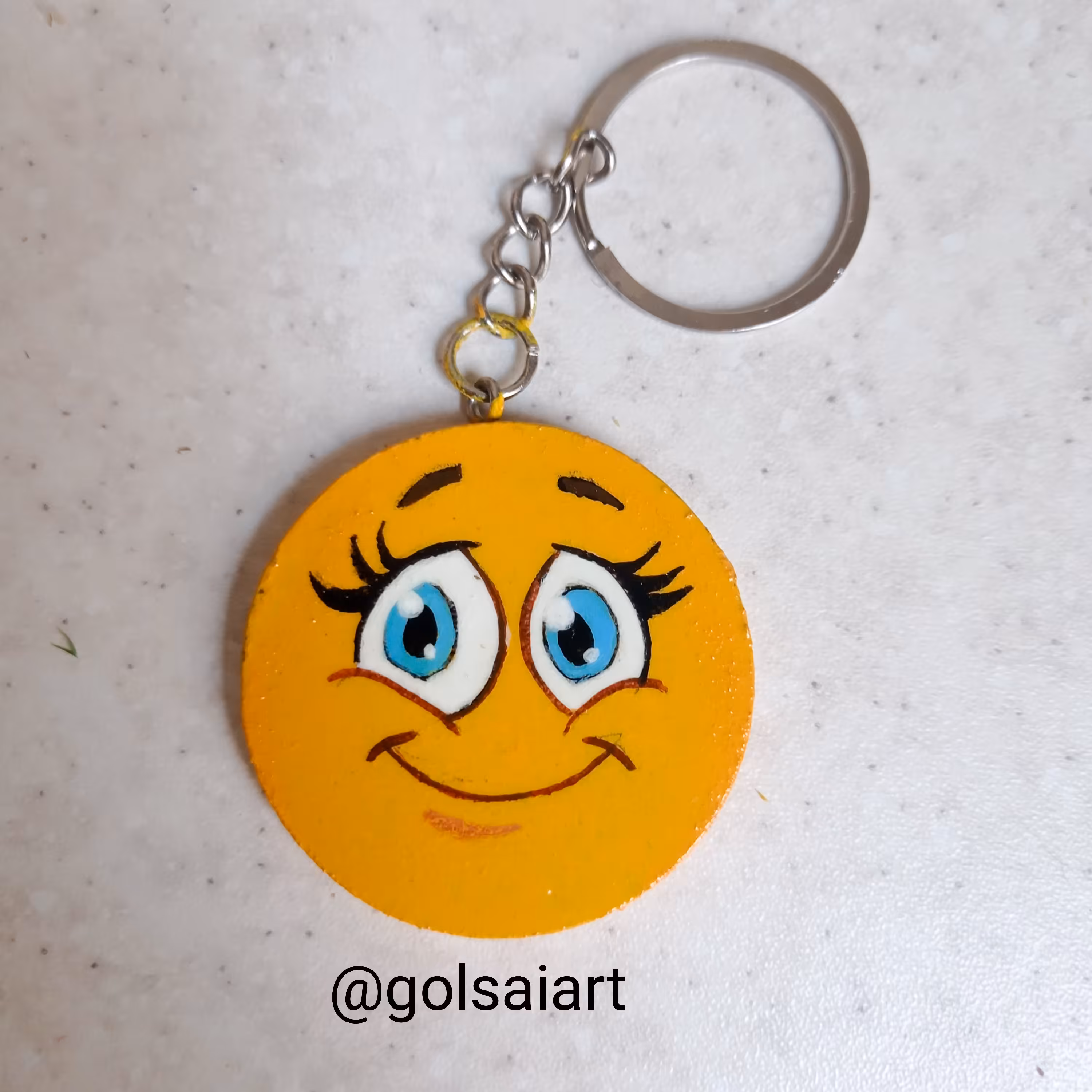 جاسوییچی چوبی طرح ایموجی نقاشی شده و کار دست قطر 4 سانت 