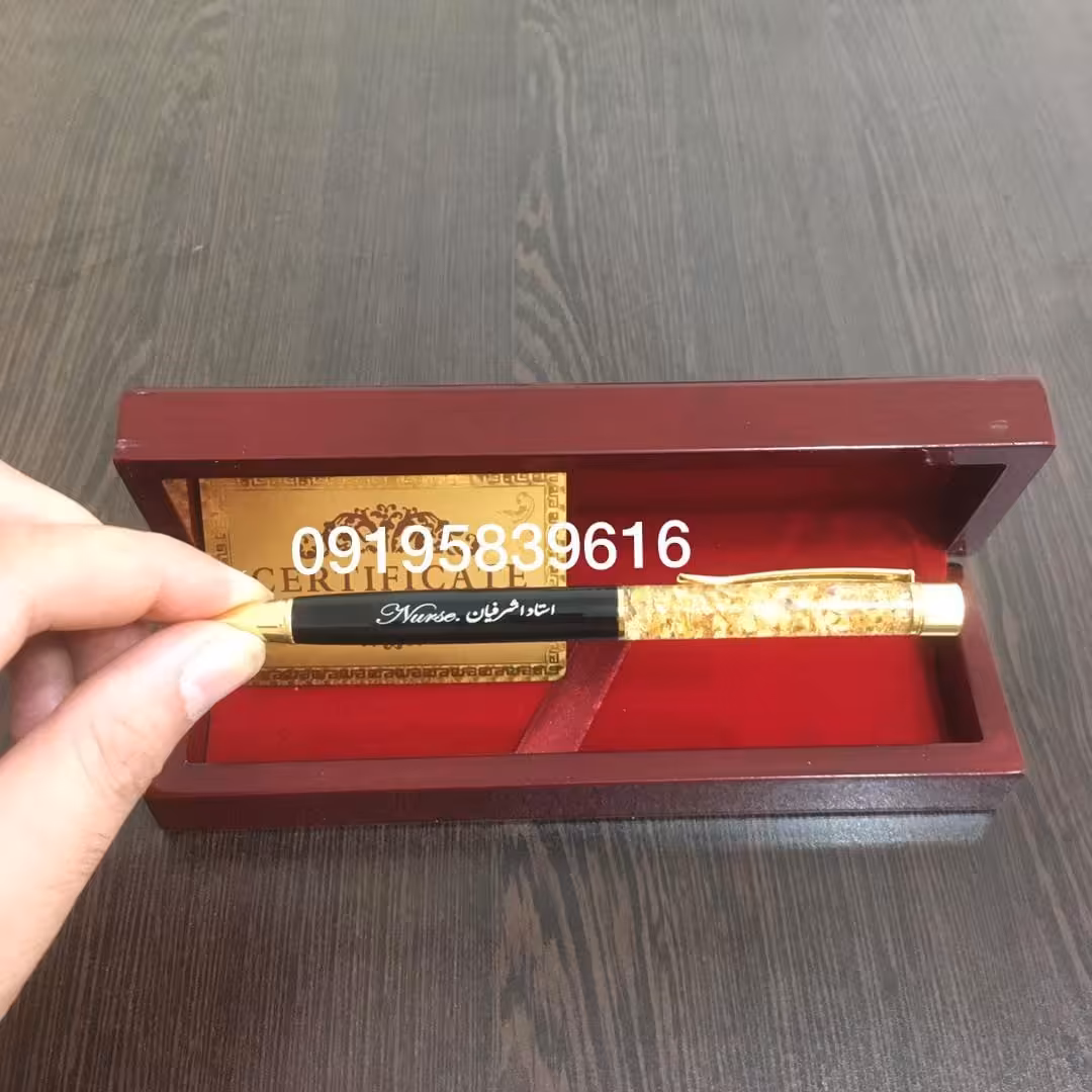  خودکار روکش طلا همراه با جعبه چوبی ارجینال و شناسنامه 