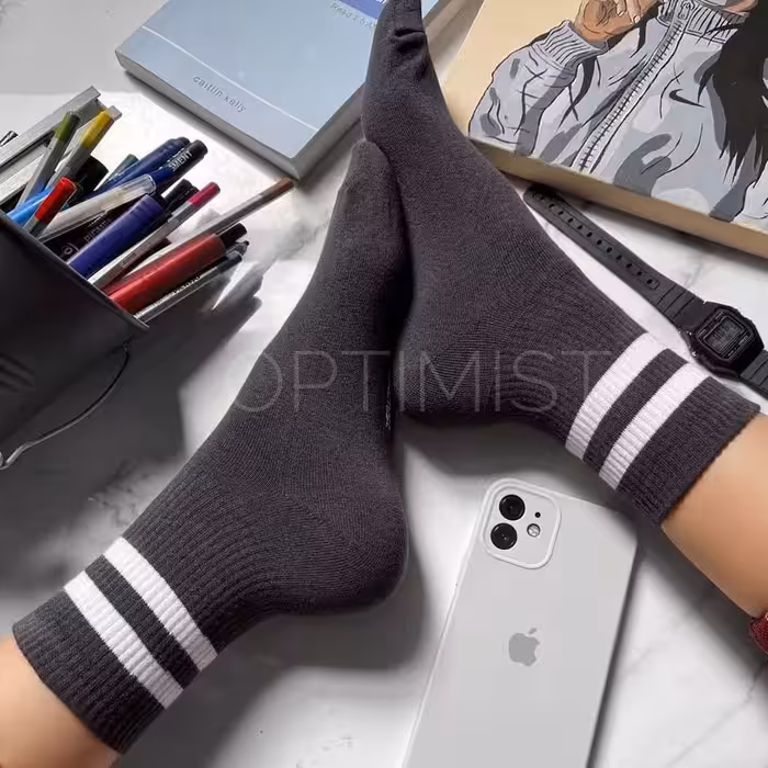 جوراب دوخط زمینه خاکستری نیم ساق نخ پنبه