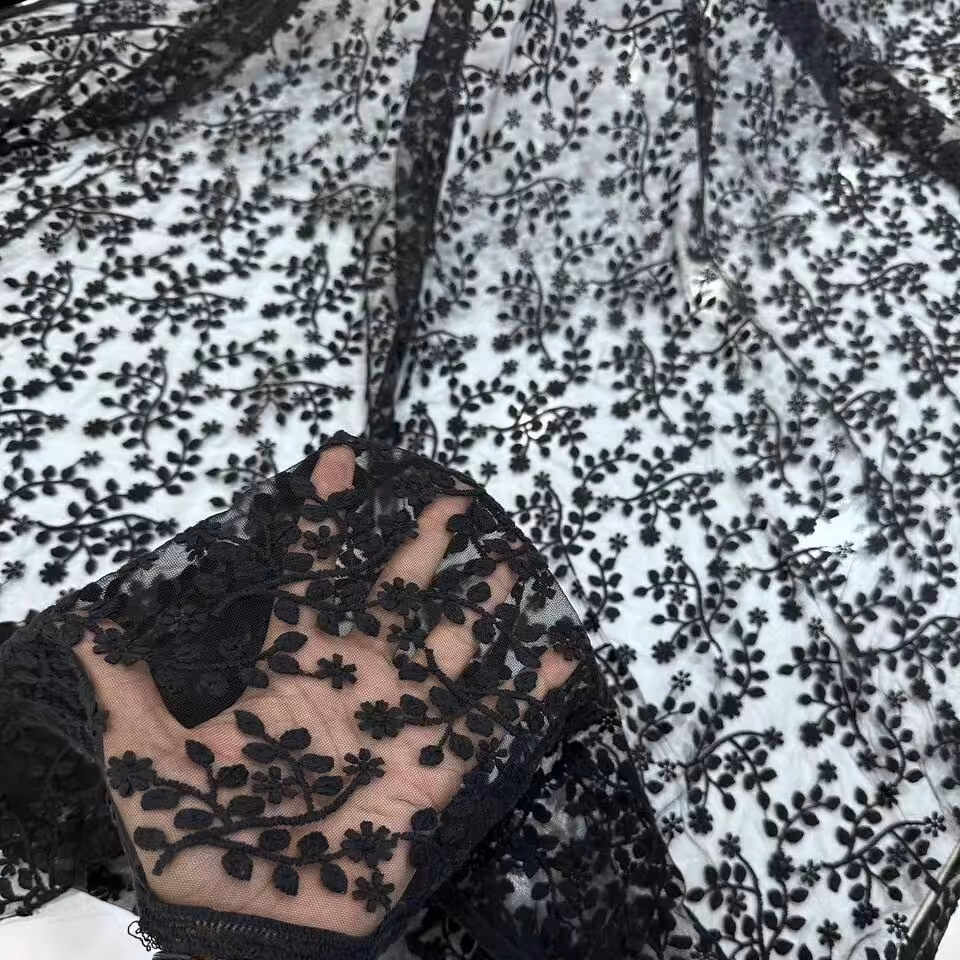 پارچه دانتل خامه دوزی برجسته مجلسی عرض 120 سانت