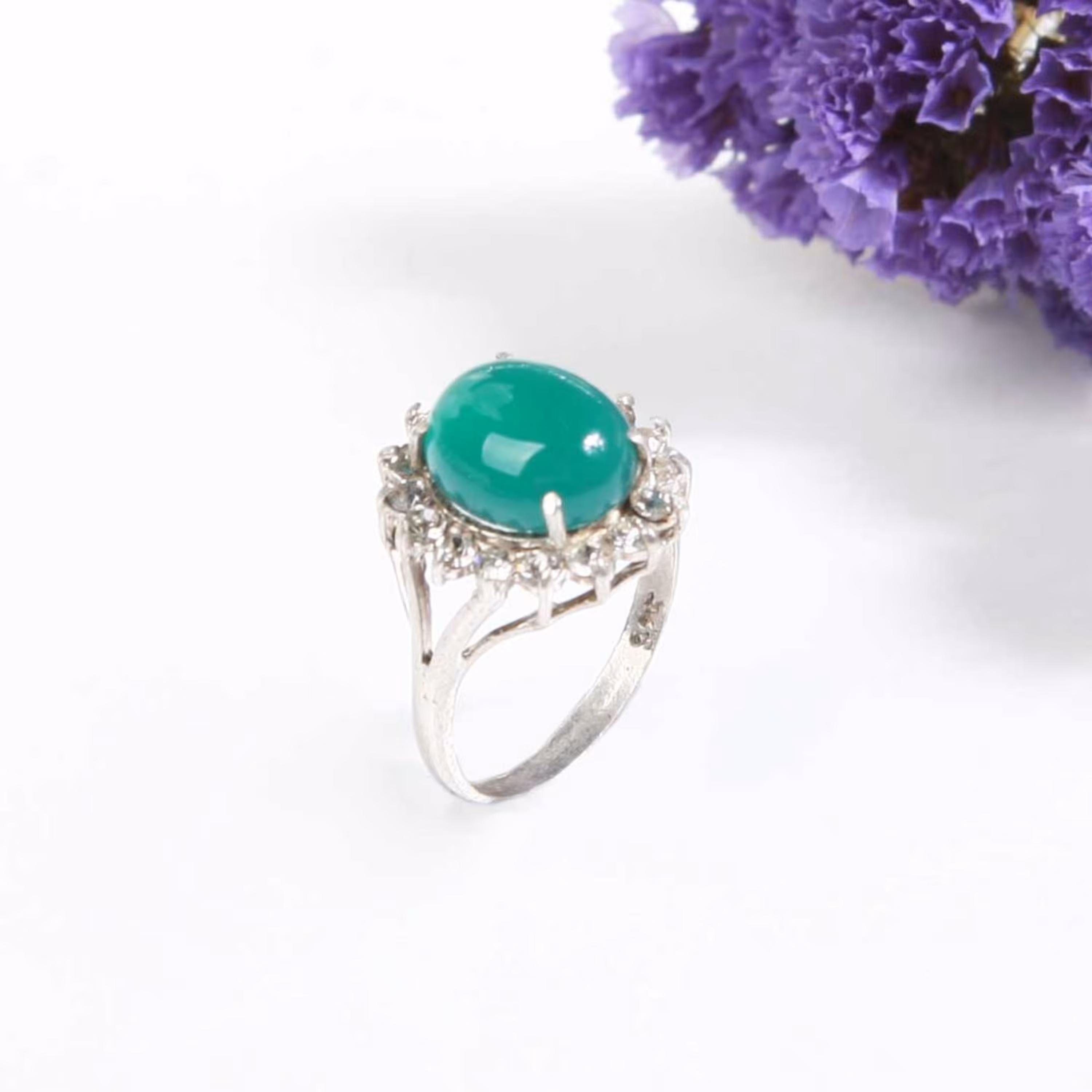 انگشتر نقره نگین برجسته با نگین سبز رنگ ثابت کد 4968