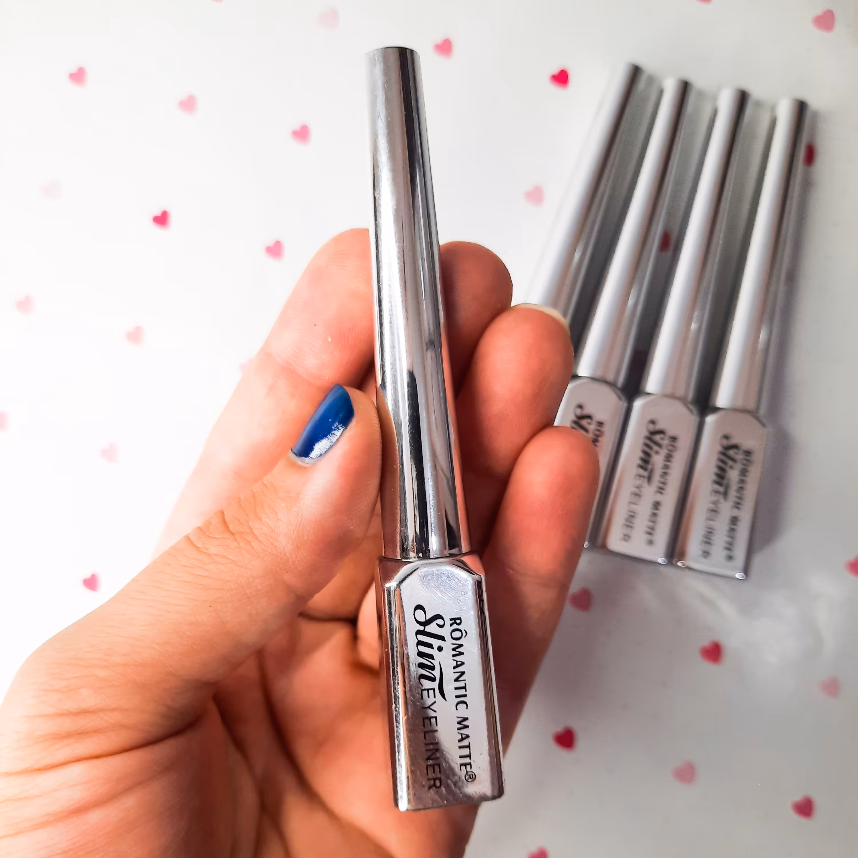 خط چشم کوزه ای برند رمانتیک 