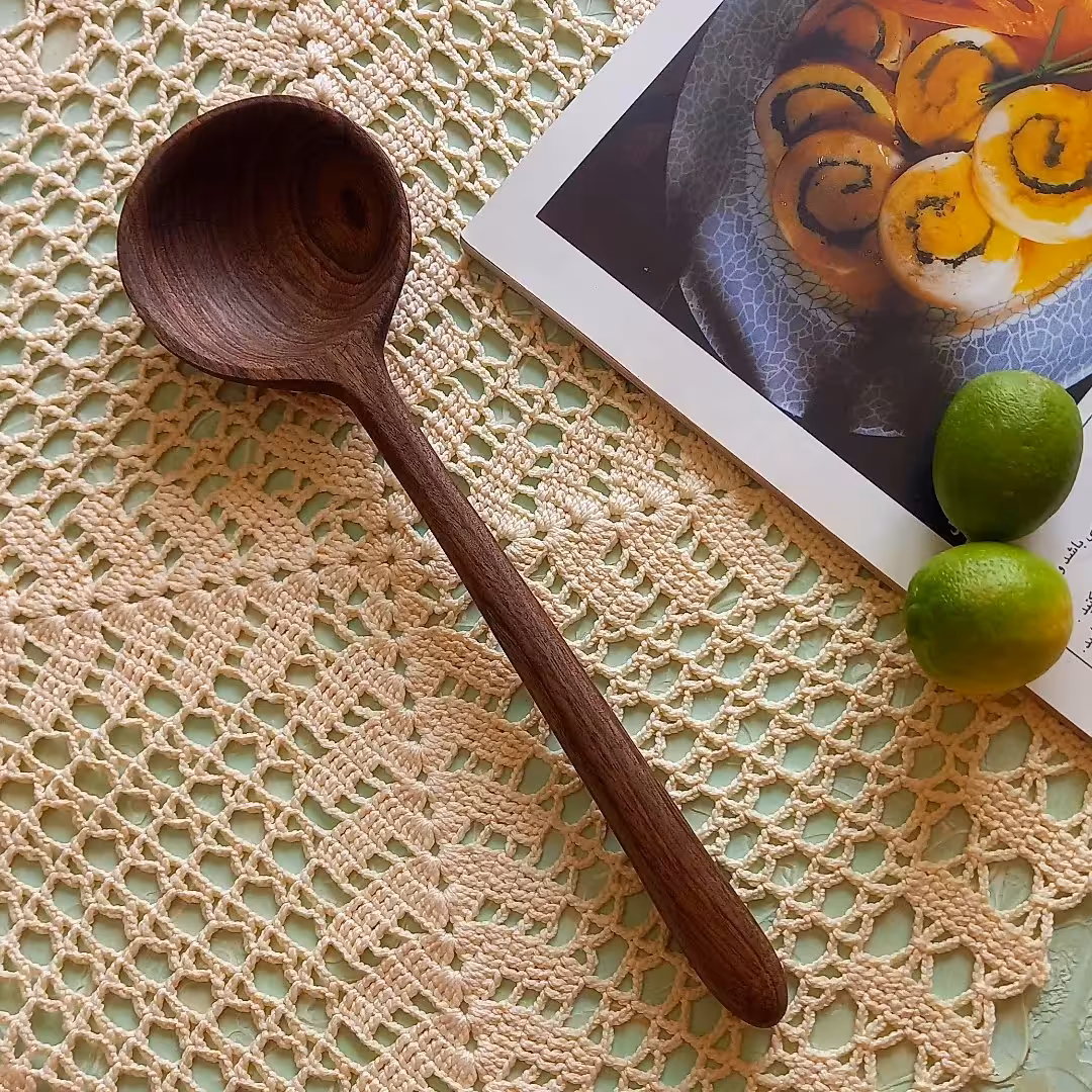 ملاقه چوبی دستساز بارلی مناسب جهیزیه عروس چوب گردو 25 سانتی کد bar0085