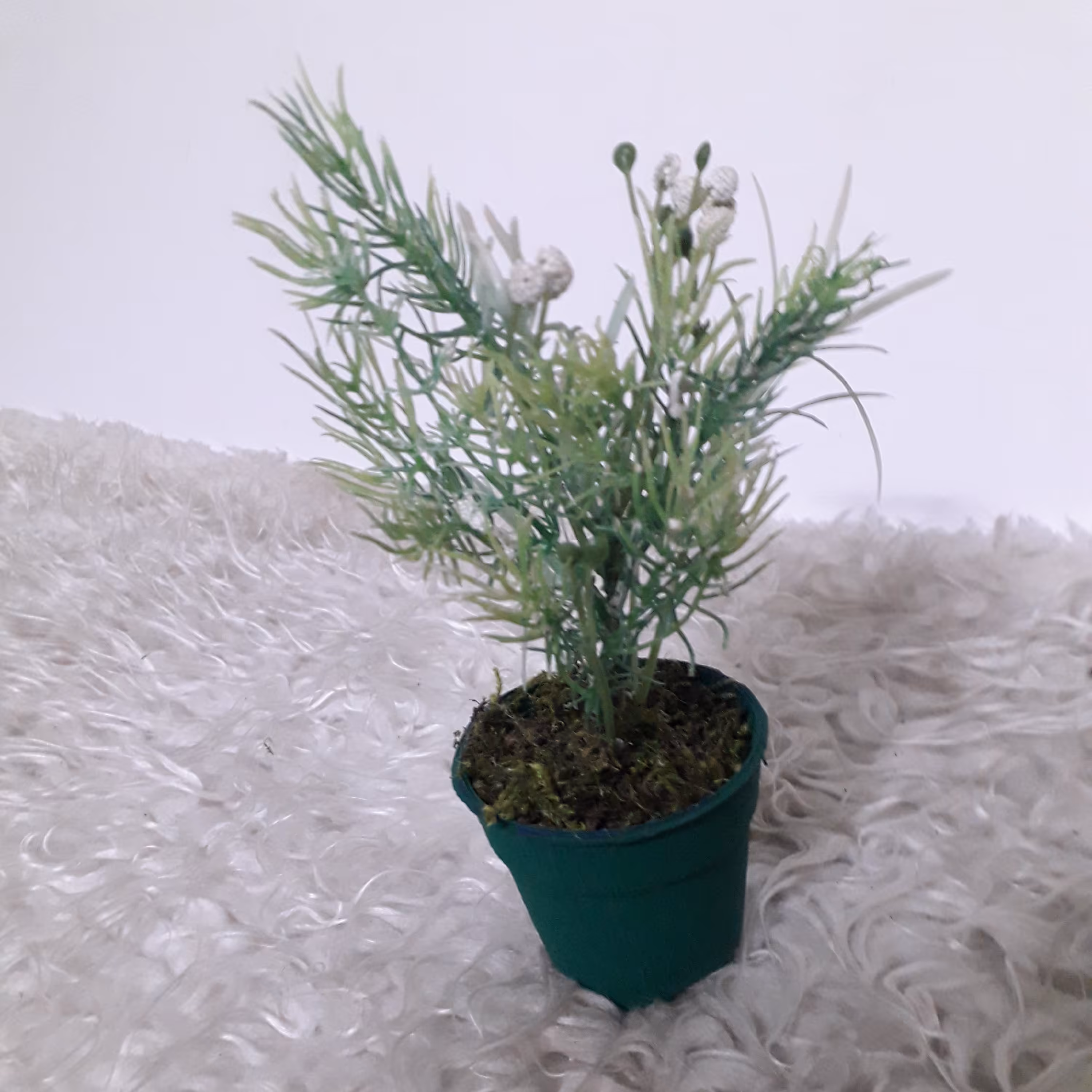 گل بوته مصنوعی و گلدان