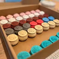 بسته 100 عددی ظرف بتنی  امید مناسب شمع سازی