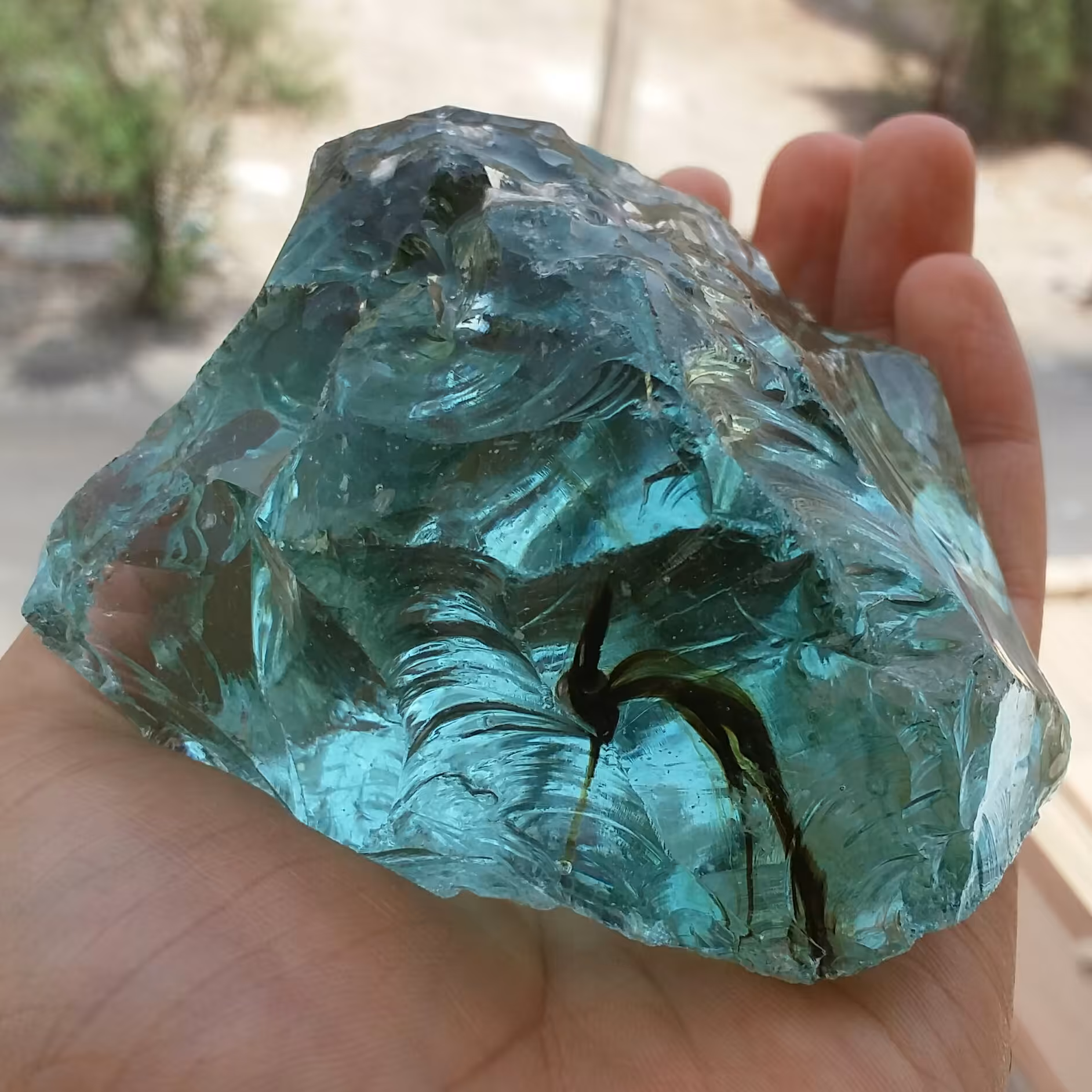 سنگ راف خام غووولپیکر آبسیدین سبز آبی شجردار اصل محشر 100در100 طبیعی شاهکار خلقت
با قابلیت ساخت چندین نگین خارق العاده