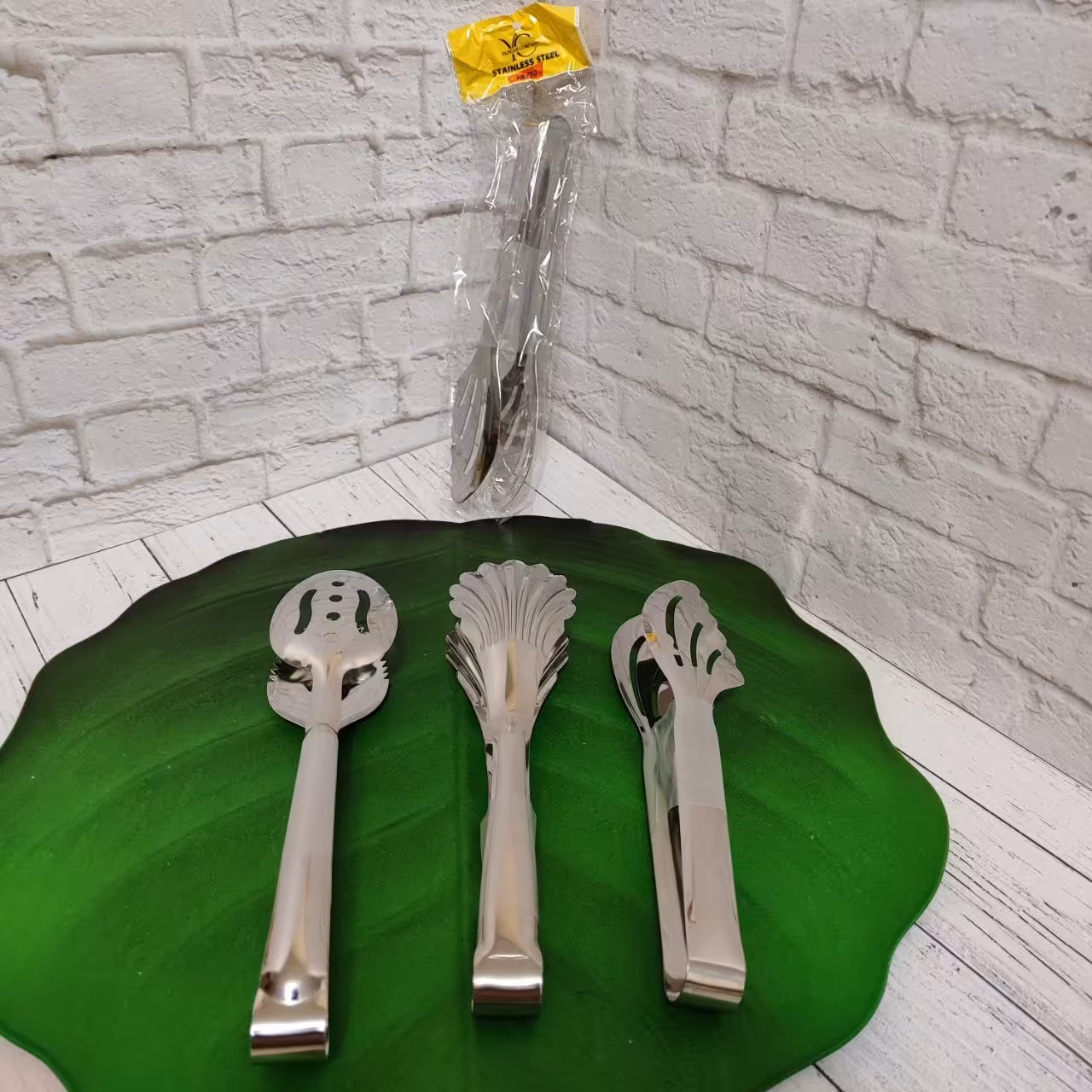 انبر سالاد و غذا