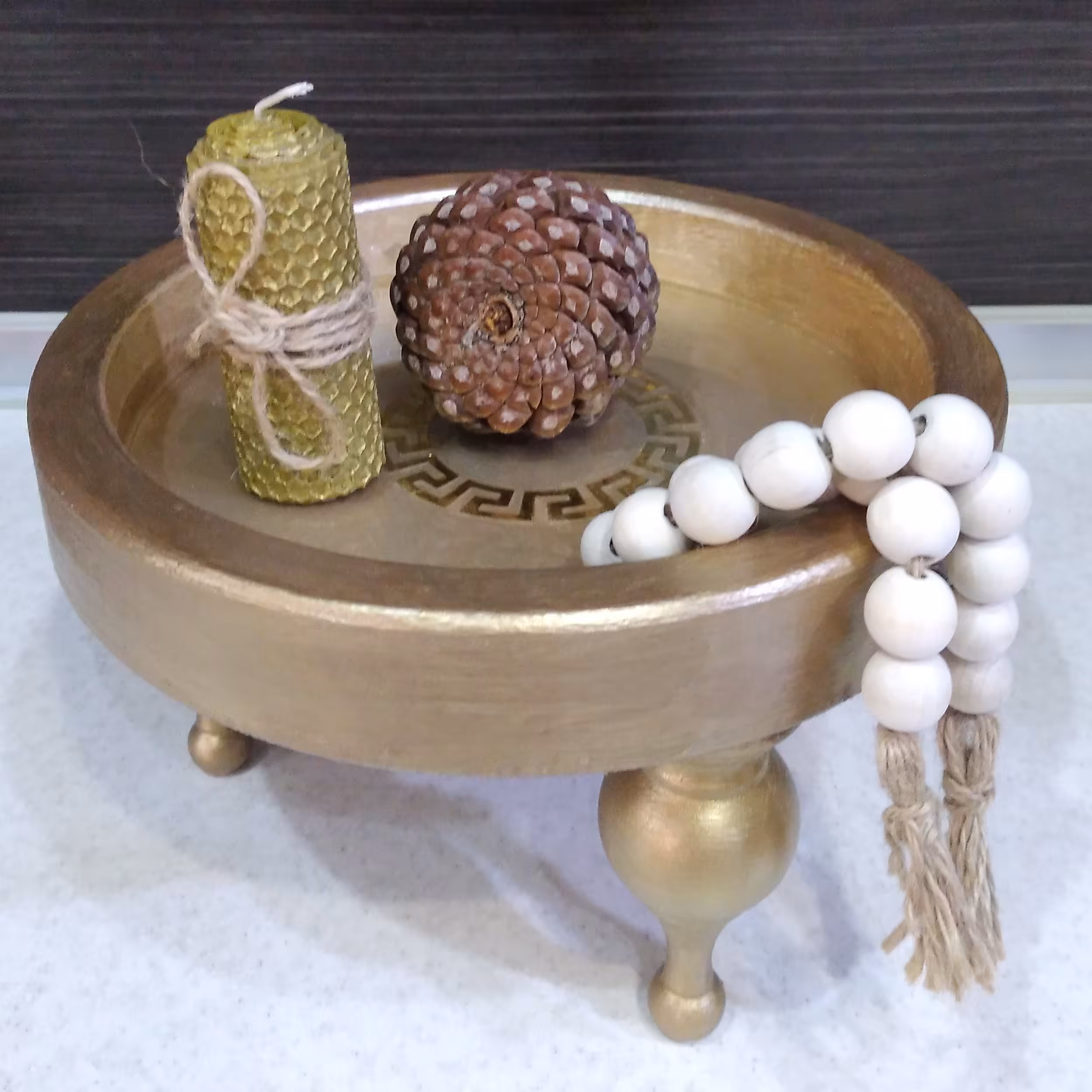 رایزر گرد چوبی پایه دار طرح ورساچه پتینه و رزین کاری شده قطر25 سانت.