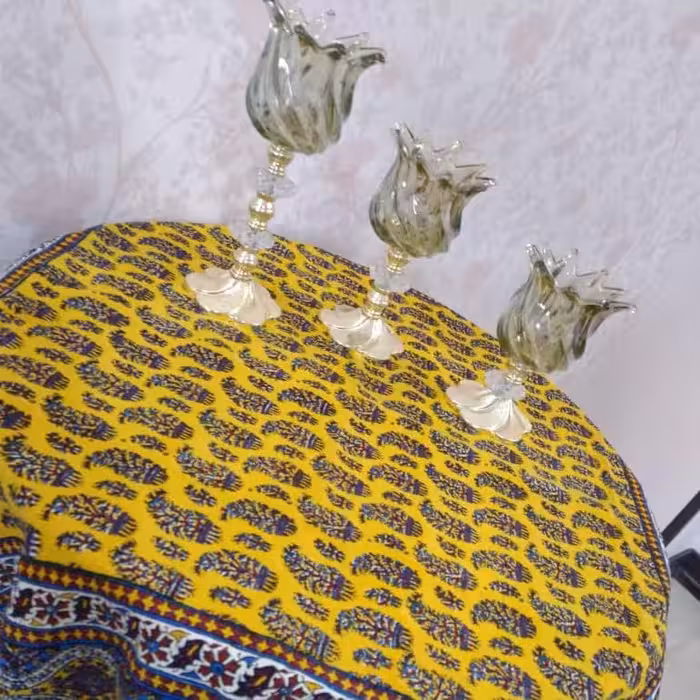 رومیزی و سفره قلمکاری 100*100 صادراتی زرد غالب