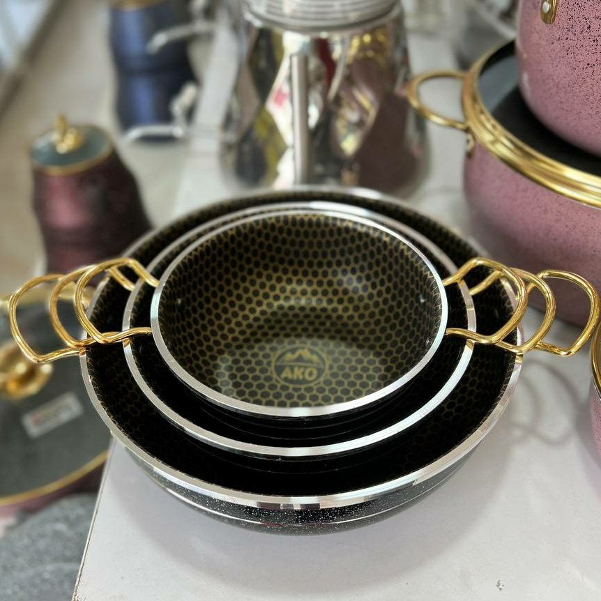 ماهیتابه سه تایی