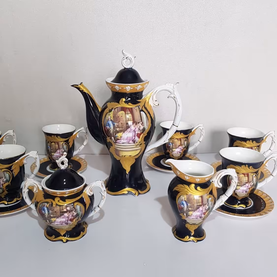 سرویس چای خوری سلطنتی ایتالیایی بسیار زیبا و شیک مخصوص افراد باسلیقه ارسال پس کرایه 