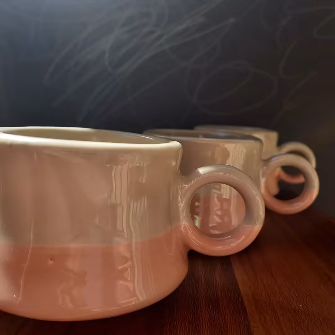 لیوان چای خوری دو رنگ دسته گرد