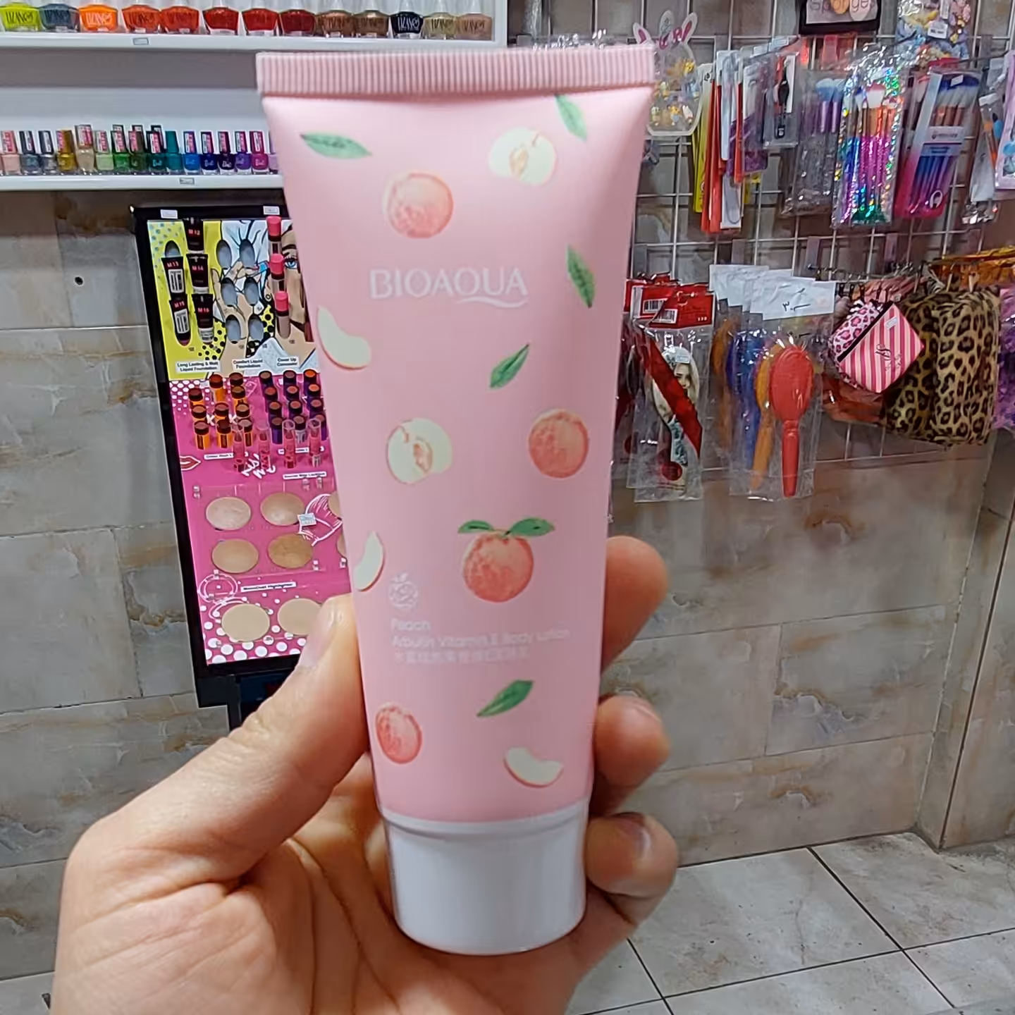 کرم دست و صورت هلو از برند بیوآکوا