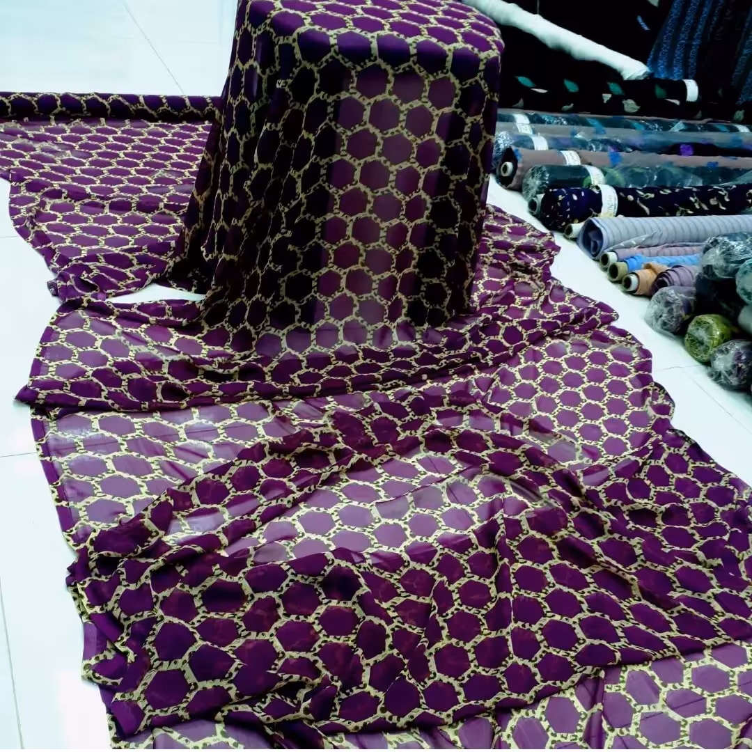 پارچه حریر  طرح لانه زنبوری.   قیمت قواره سه متر و نیم