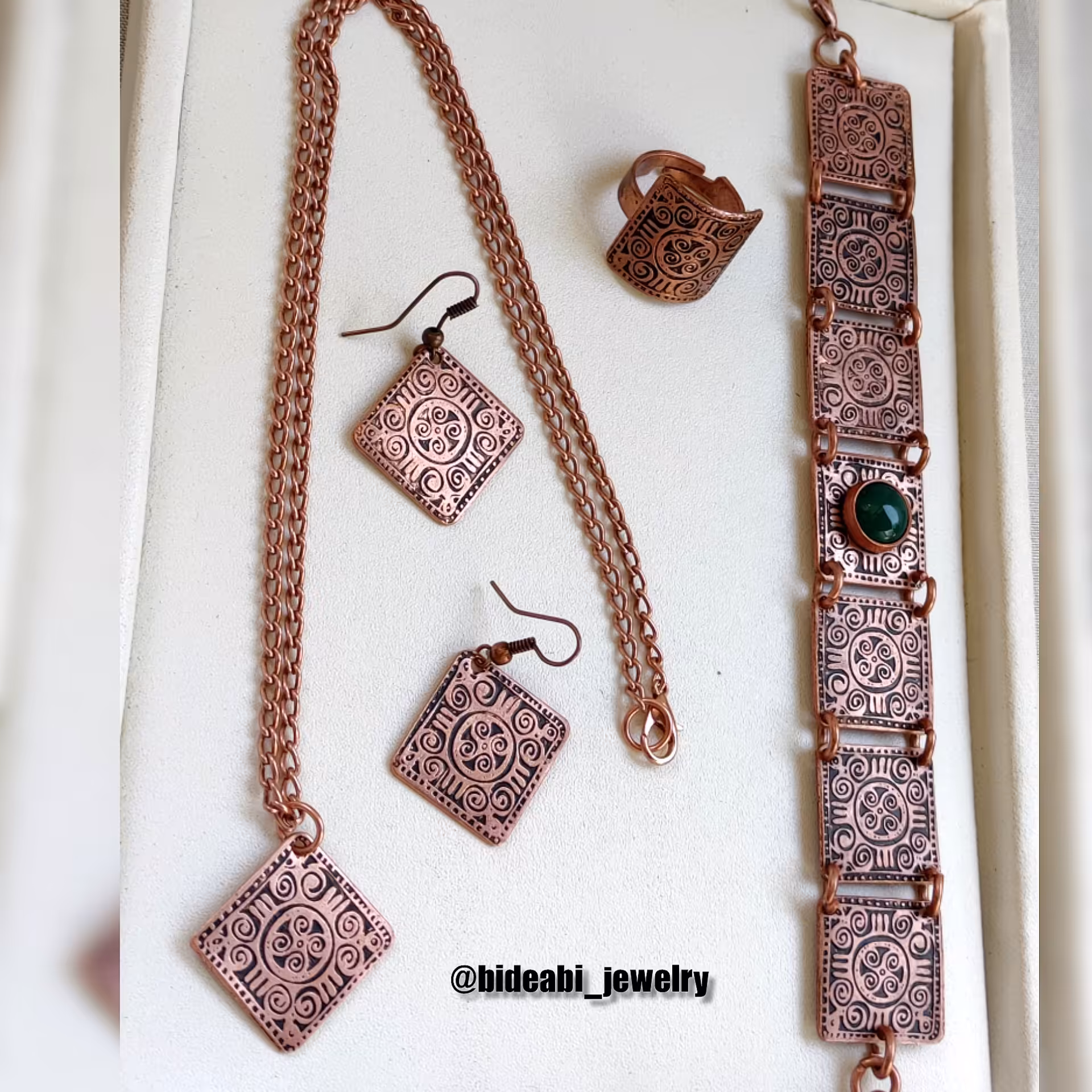 ست زیور آلات مسی قلم زنی(رنگ ثابت)