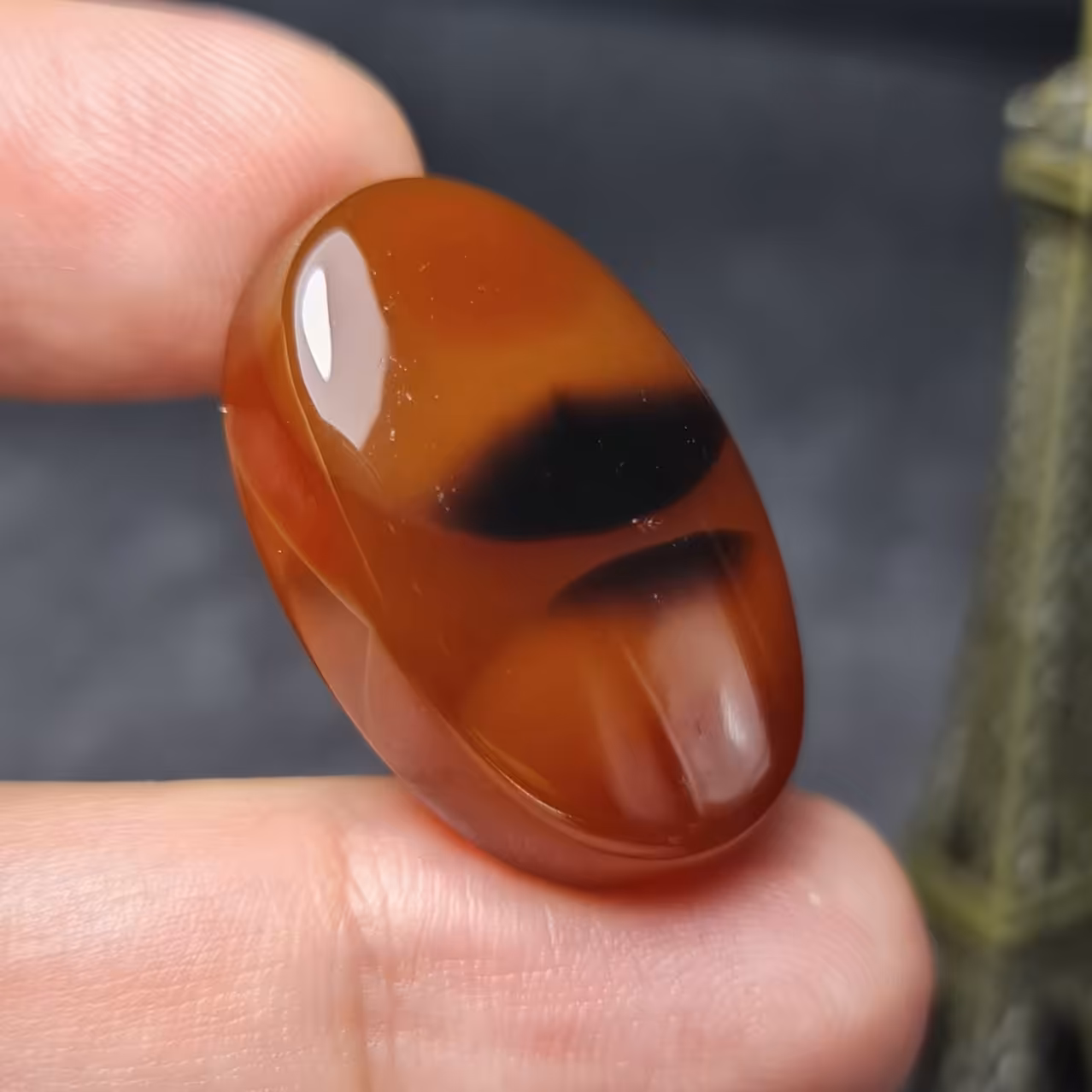  نگین درشت سنگ عقیق خوش رنگ بسیار خاص خراسانی اصل معدنی 
کد 28193