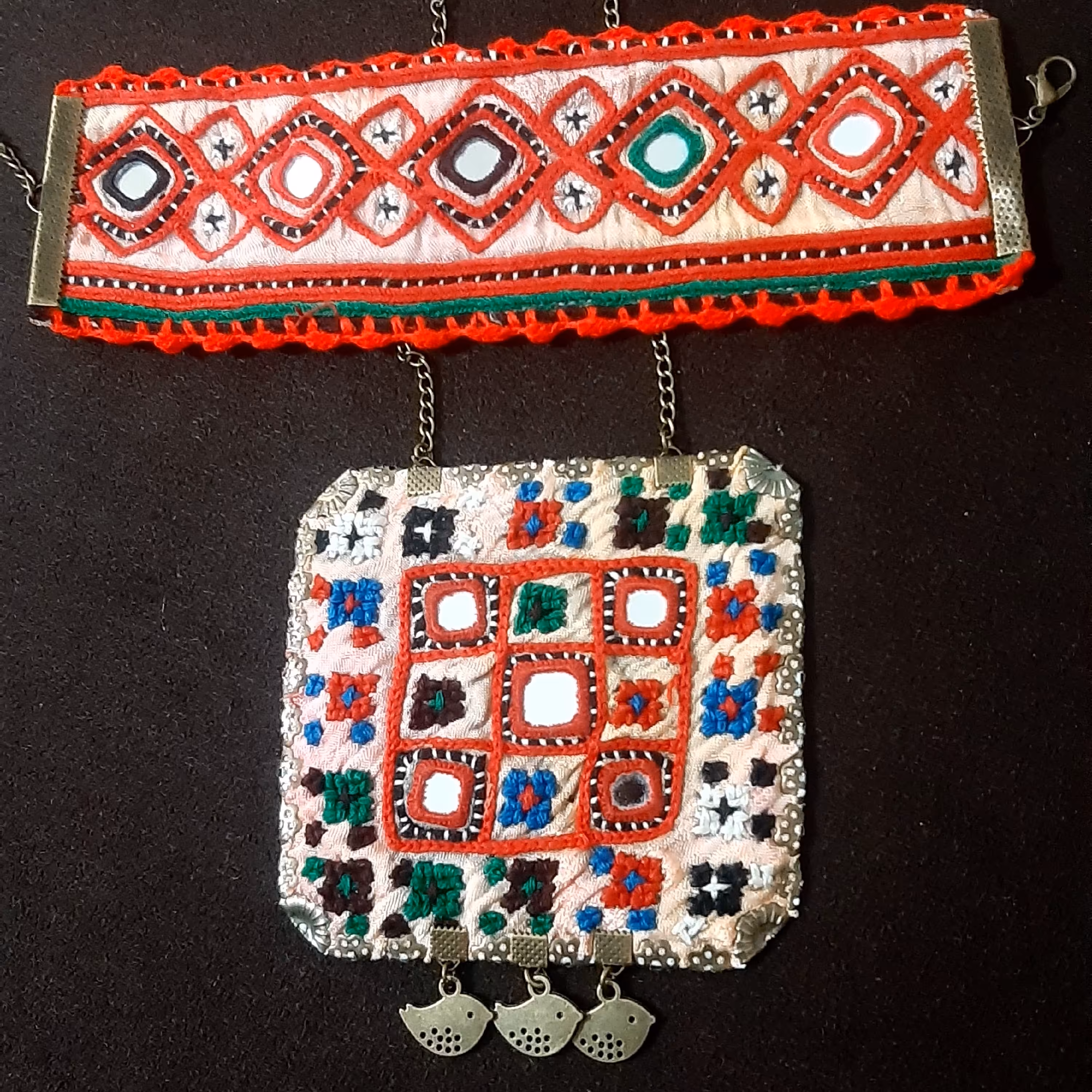 ست دستبند و گردنبند سوزن دوزی کد S33