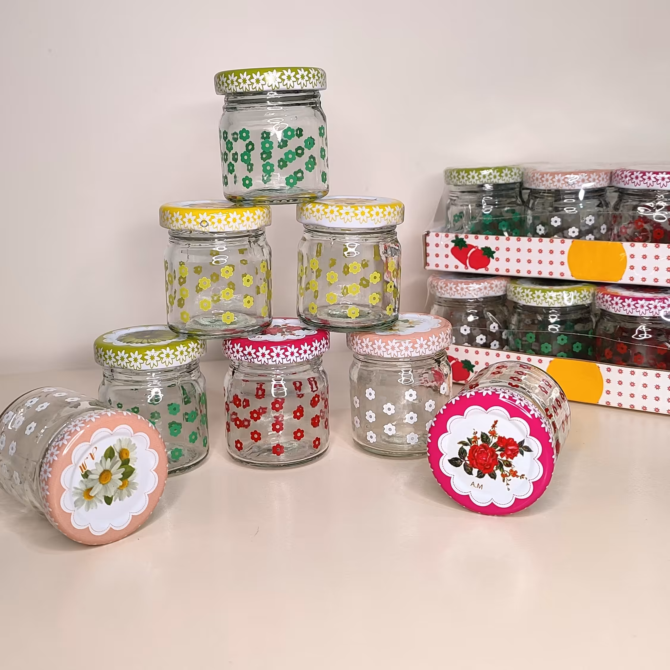 بانکه نقلی  بلوری مناسب برای نگهداری زعفران هل وانیل و... 5سانتی متر  . جنس بلور جنس درب فلزی. لطفا برای رنگ هماهنگ کنید