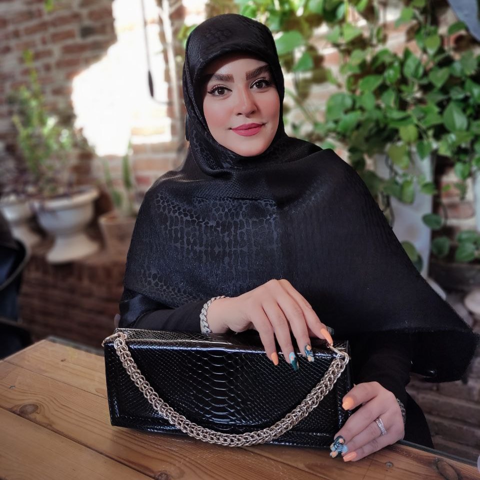 روسری نخ ابریشم ژاکارد دورو لمه دار وارداتی طرح پوست ماری رنگ مشکی (ارسال رایگان)