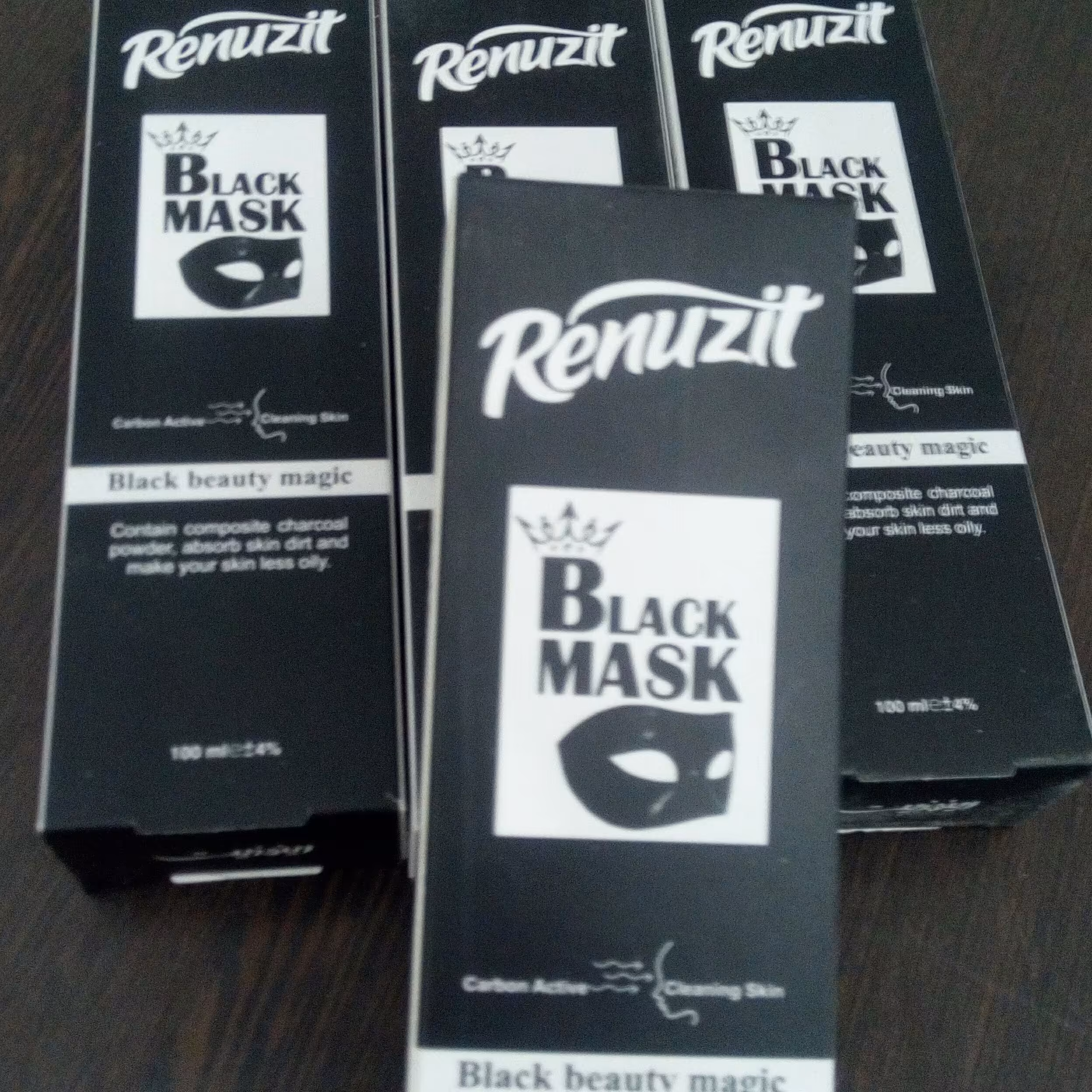 ماسک صورت حاوی پودر ذغال 