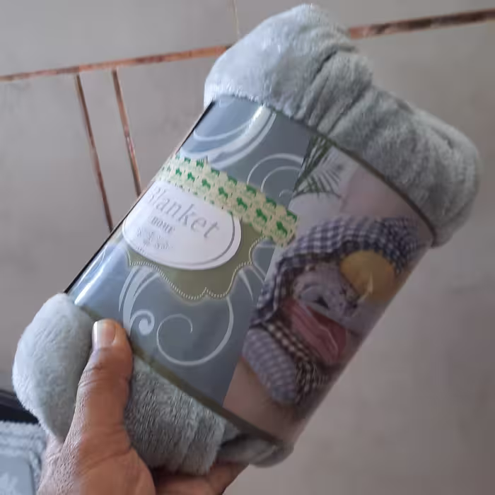 پتو ساده یک نفره جنس باکیفیت خارجی 