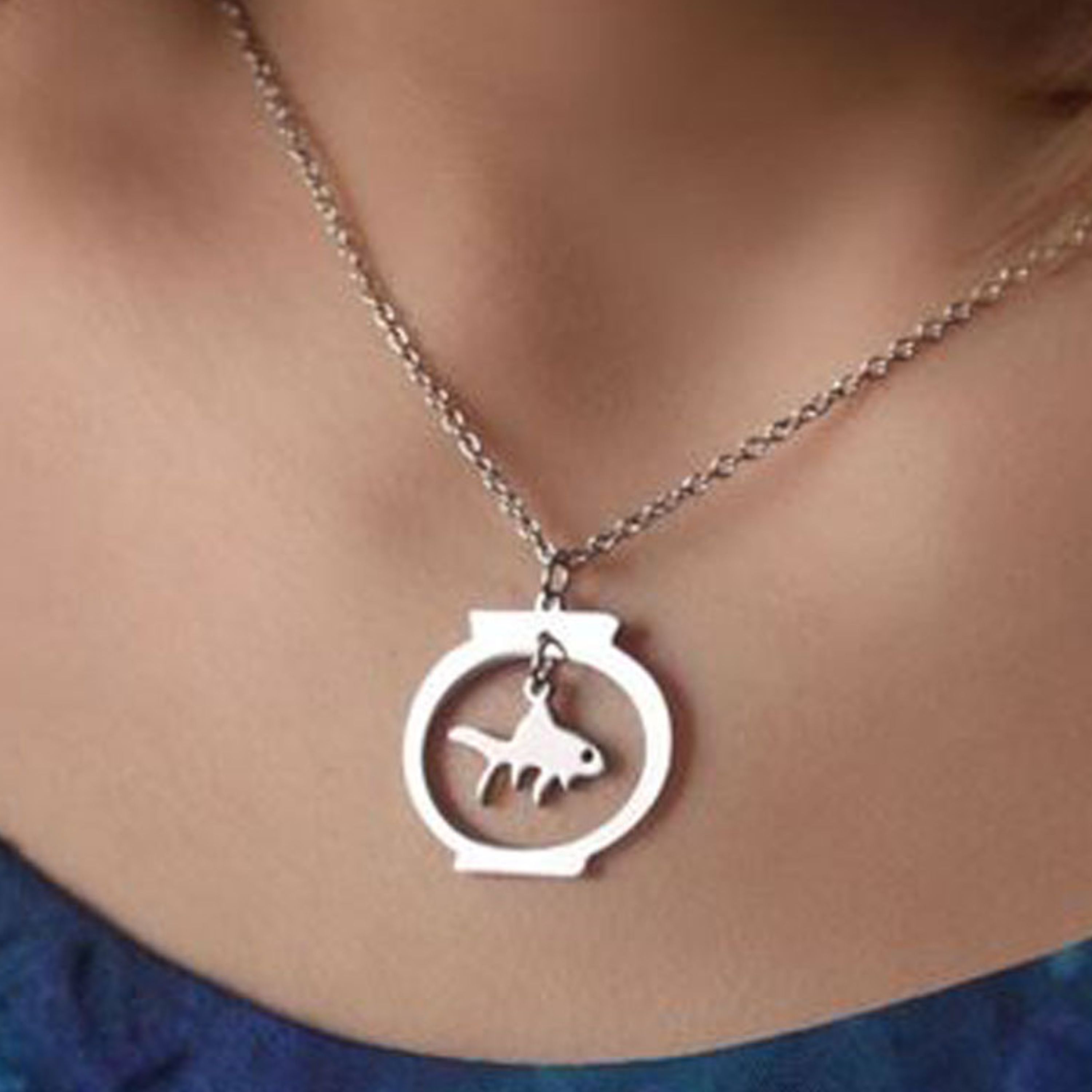 گردنبند  زنانه استیل رنگ ثابت طرح تنگ ماهی نوروز کد S10