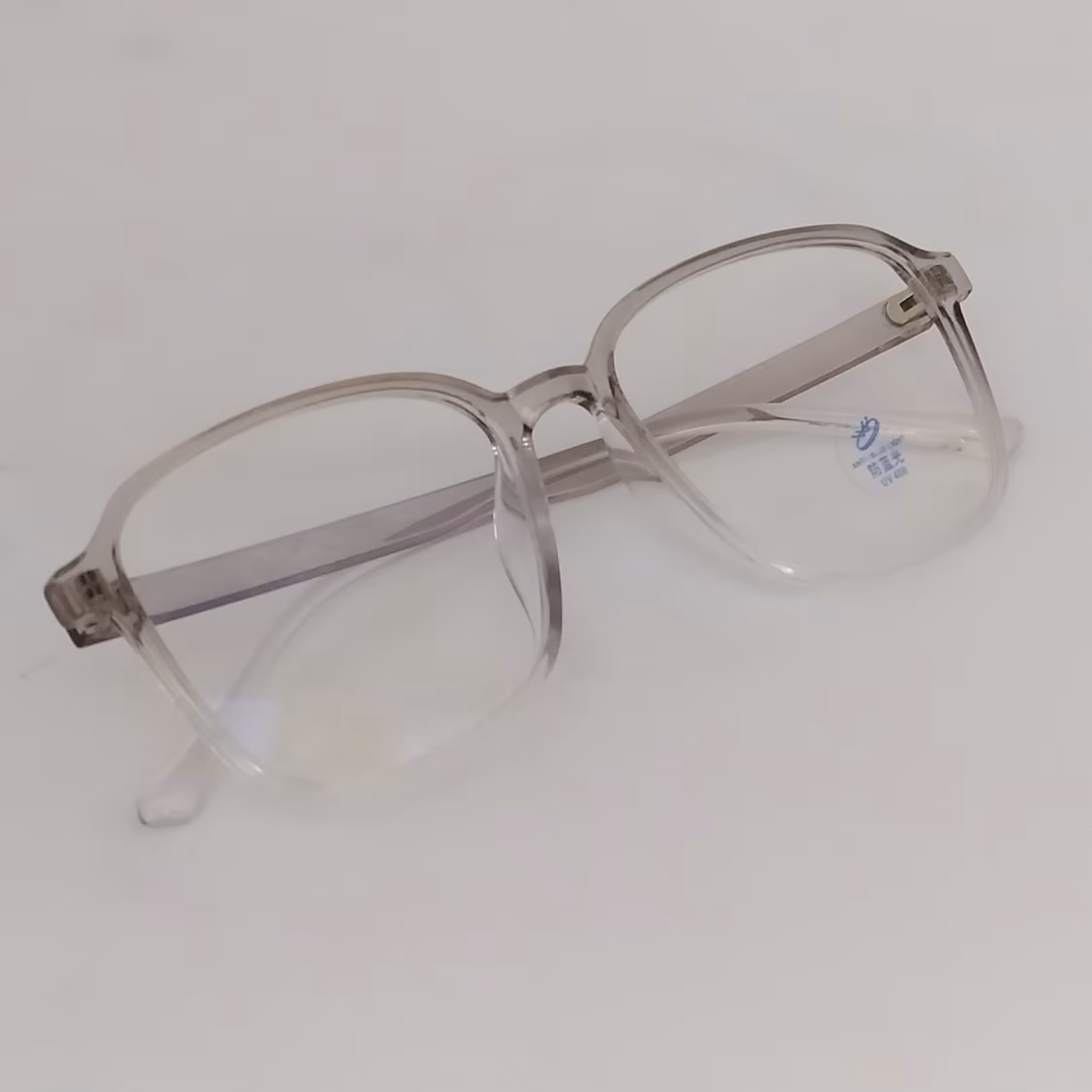 عینک گوشی و تبلت و تلویزیون و کامپیوتر
مخصوص کار با وسایل الکترونیکی 
جنس فریم ت