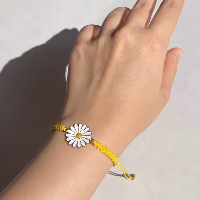 دستبند دوستی با پلاک بابونه