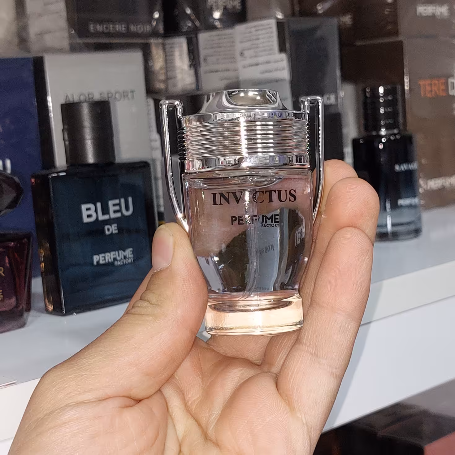 ادکلن اینوکتوس  30 میل از شرکت پرفیوم فکتوری،رایحه و ماندگاری عالی،شیشه طرح اصلی