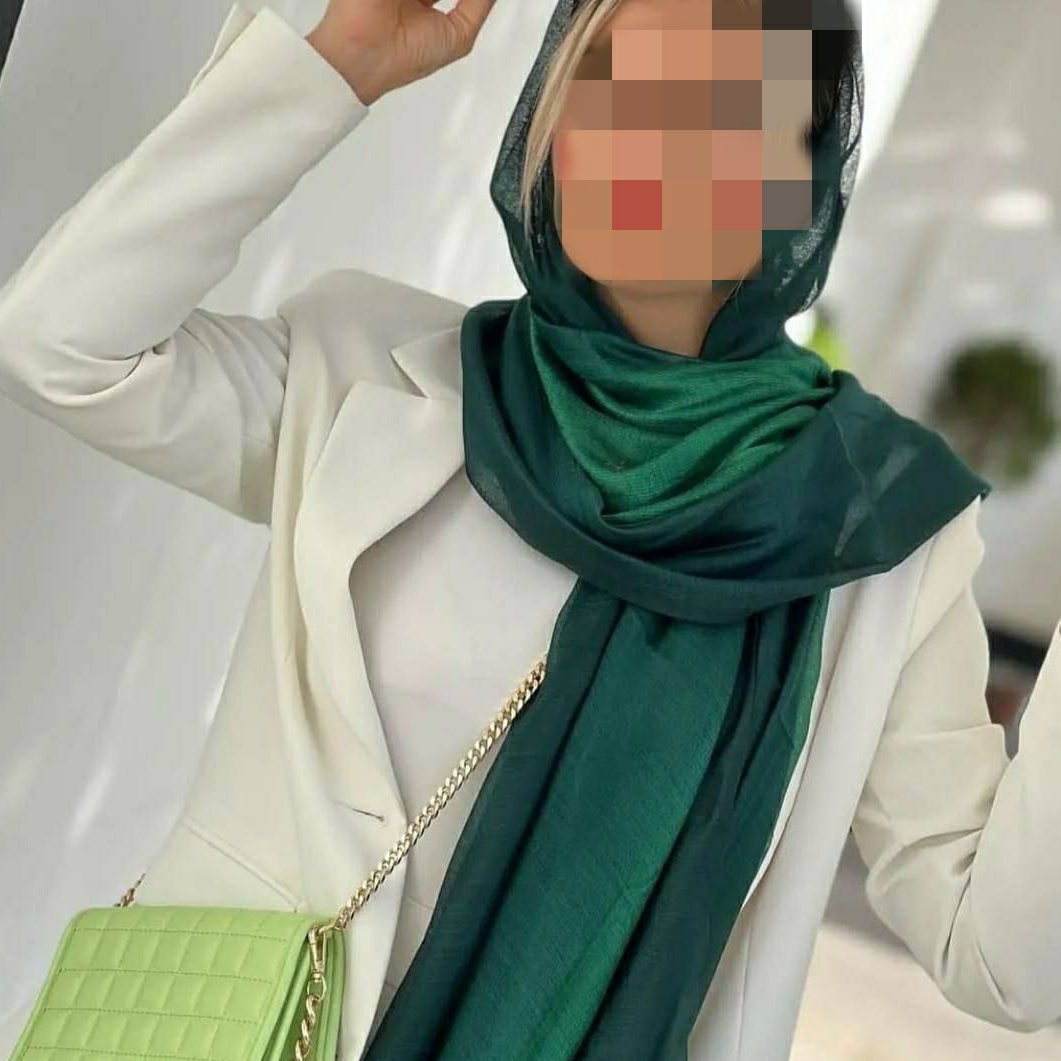 شال مجلسی وارداتی رنگ سبز جنس نخ ویسکوز مناسب بهار وتابستان