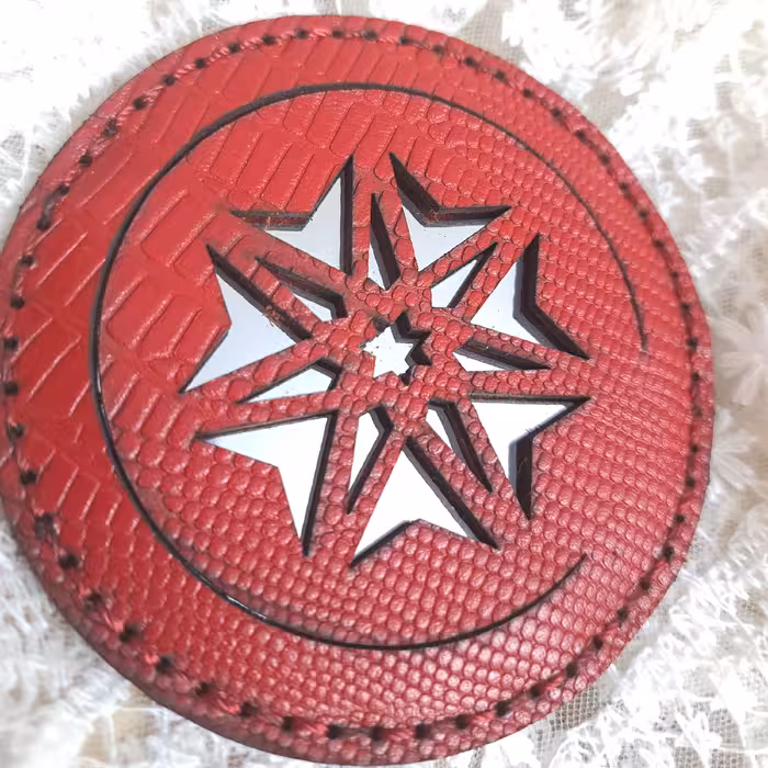 اینه جیبی طرح اسلیمی چرم طبیعی دستدوخت 