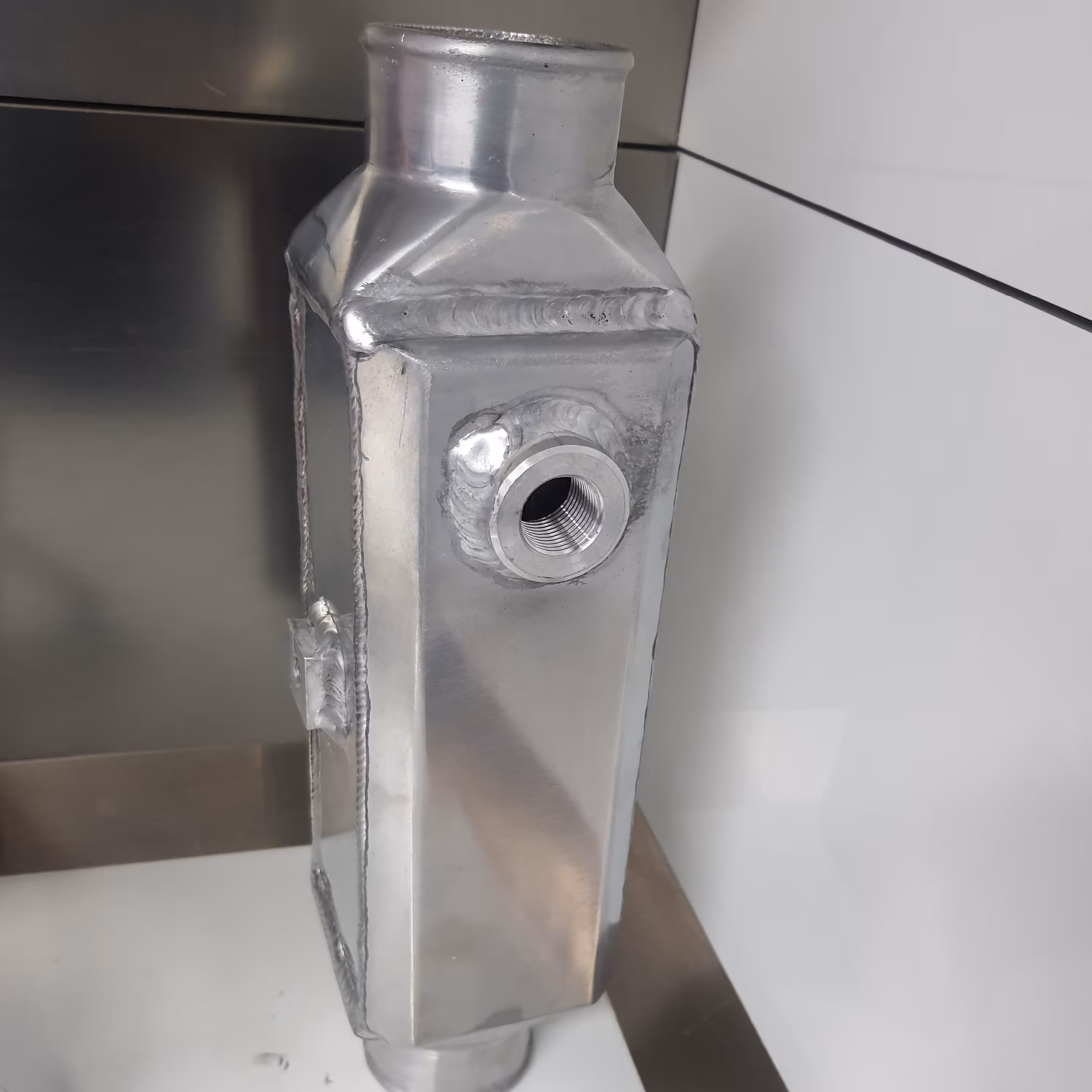 اینتر کولر واتر کولر برای نصب بر روی خودرو های تقویت شده