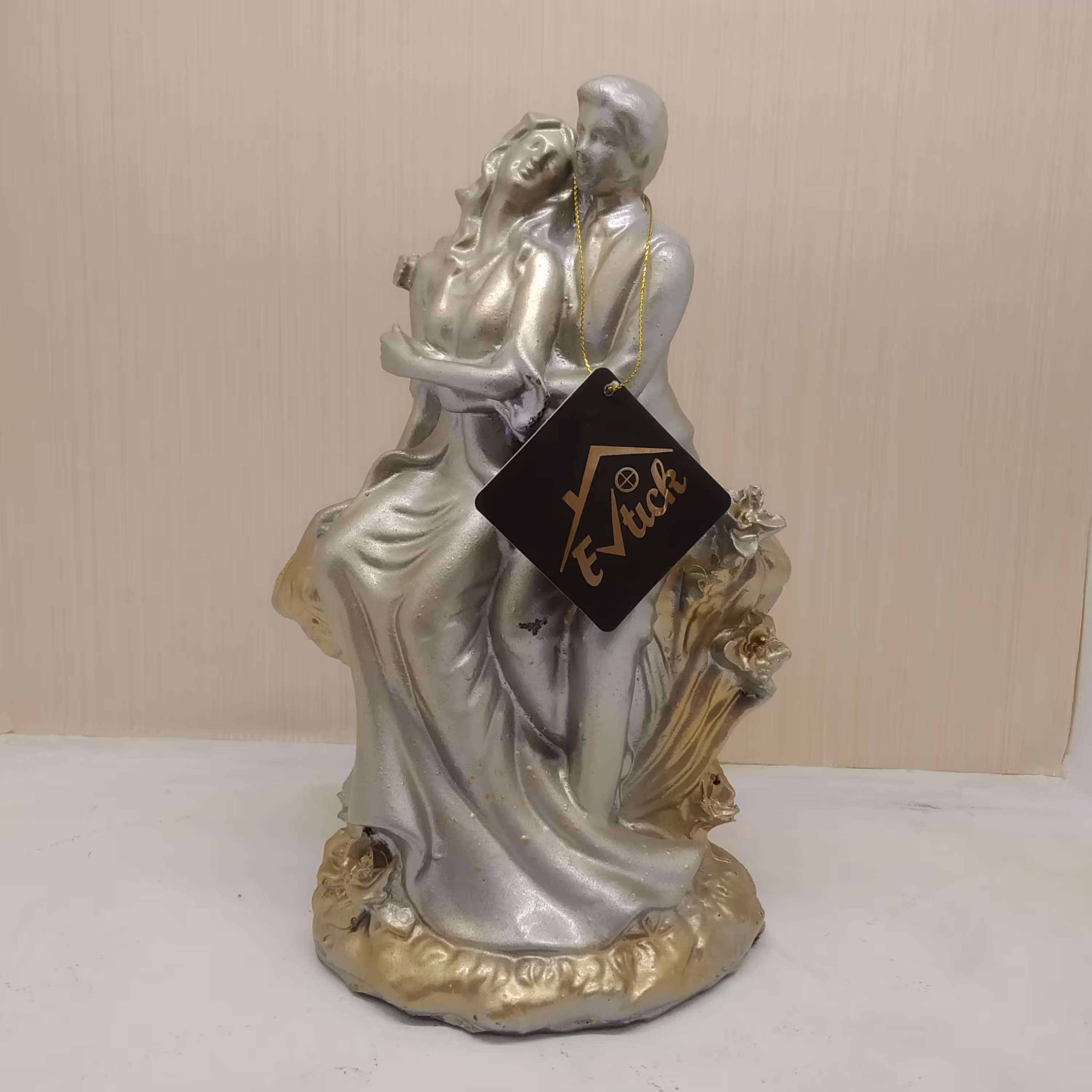 مجسمه عروس و داماد طلایی کد 5798