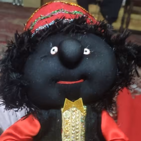 حاجی فیروز ،بدن پارچه کلاه نمدی، پارچه پیراهن ساتن