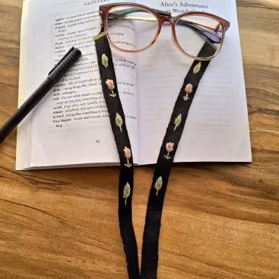 بند عینک گلدوزی