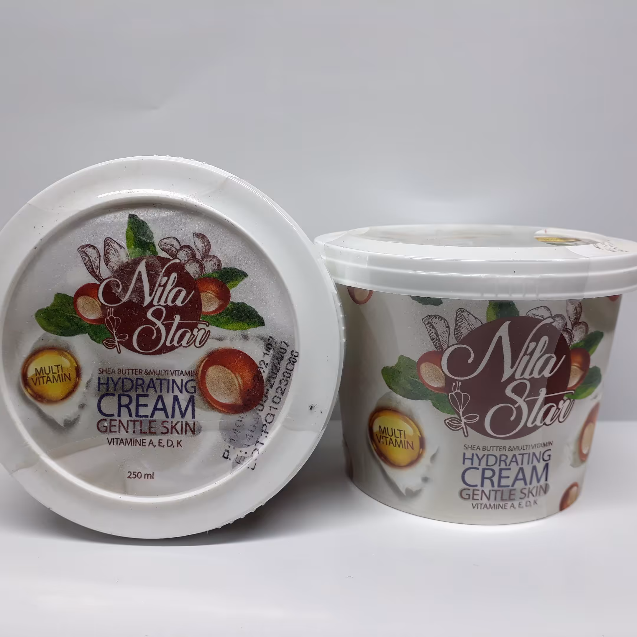 کرم مرطوب کننده نیلا استار حاوی شی باتر و انواع ویتامین ها حجم 250 میلی لیتر