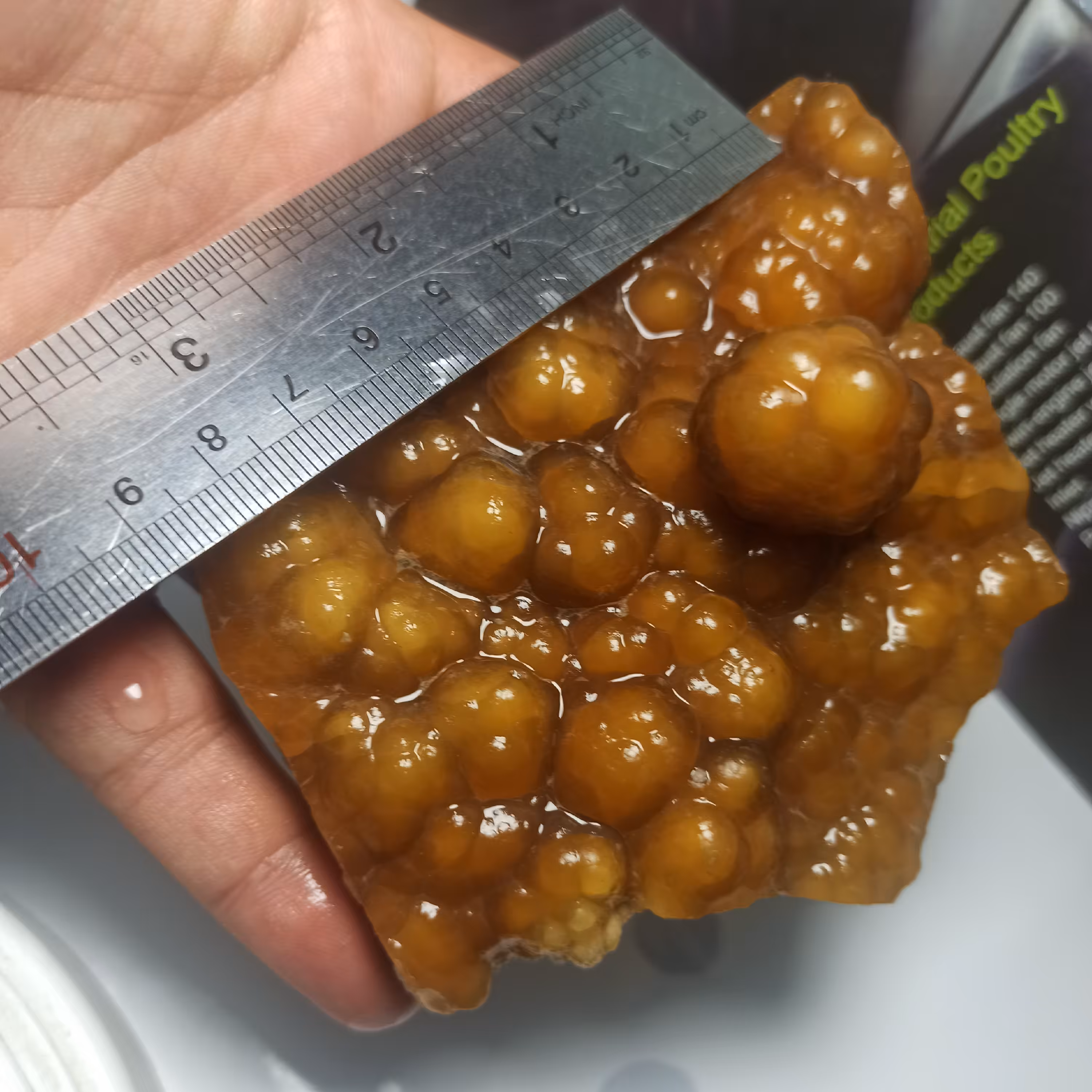 گوهر سنگ راف عقیق تزئینی کلکسیونی تاولی زرد عسلی زیبا و خاص 