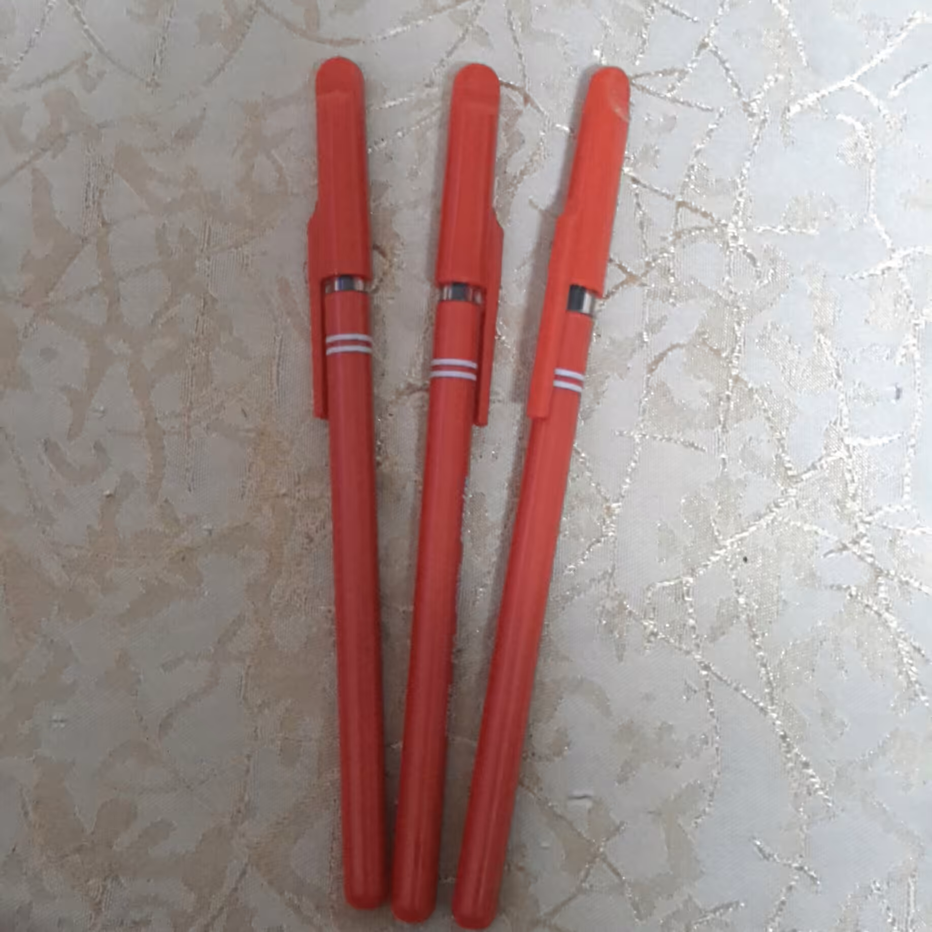 خودکار قرمز جنس خوب 