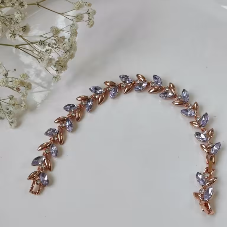 دستبند برگ بنفش کلیو با نگین سواروسکی کد ACLVB174145H002 - بدلیجات  