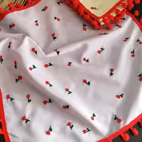 دستمال آشپزخانه گلدوزی شده...ابعاد این دستمال 35 در 35 سانتی متر هستش...