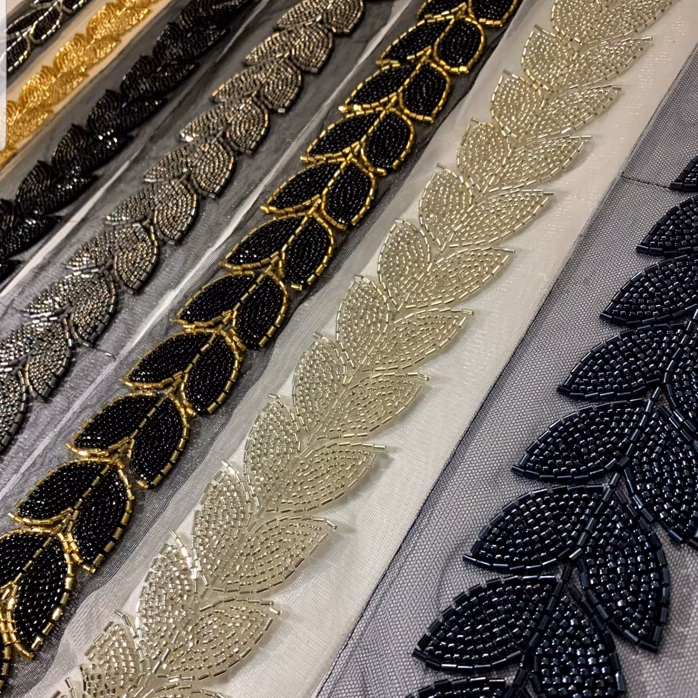 نوار کار شده طرح ریسه برگ