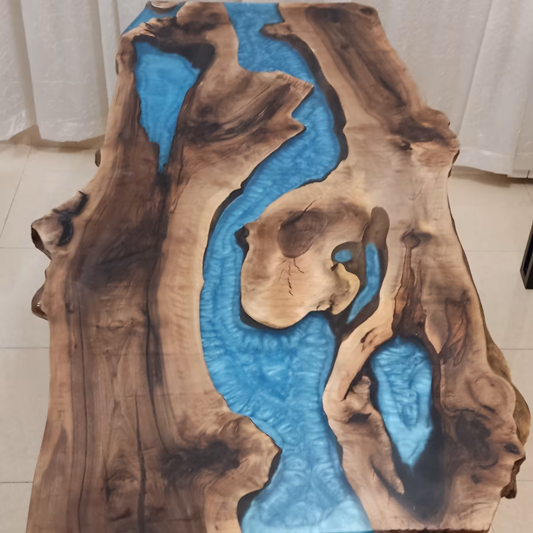 میز  غذاخوری 6 نفره چوب گردو و اپوکسی رزین