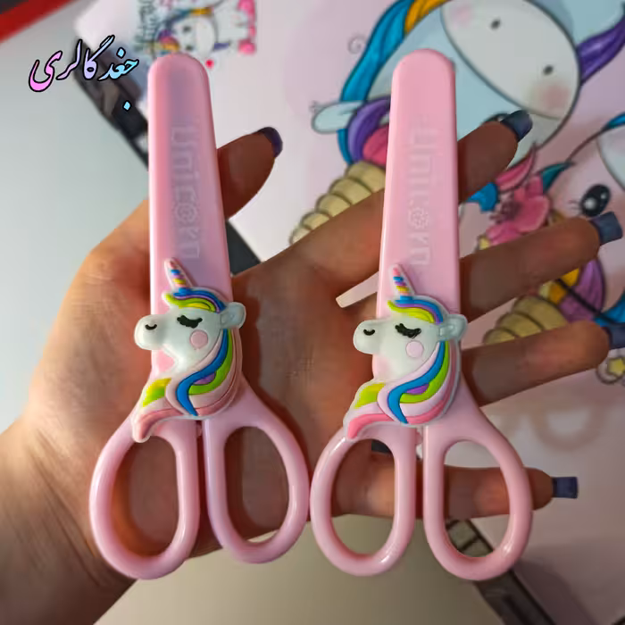 قیچی غلاف دار طرح یونیکورن (تک شاخ) رنگ صورتی کم رنگ 