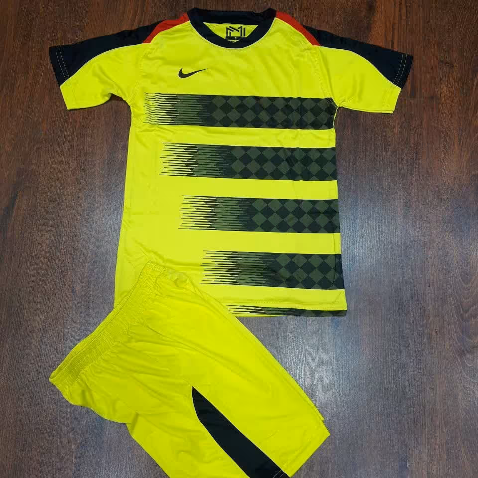 پیراهن شورت تیمی فوتبالی طرح دار پارچه فیلامنت فروش بصورت تیمی بسیار قیمت مناسب 