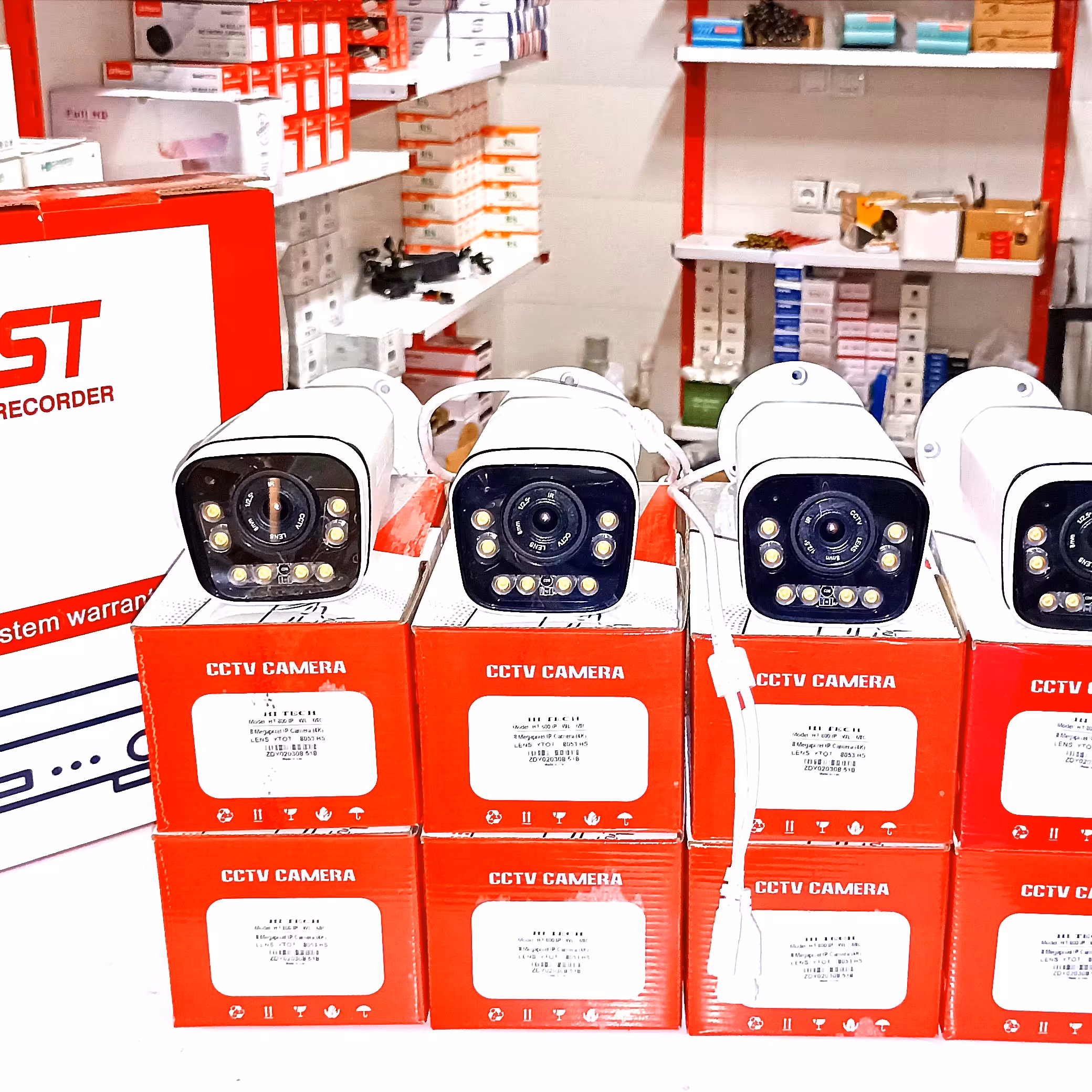 پکیج کامل دوربین مداربسته 8 دوربین 8MP IP (4K) میکروفون دار دید در شب رنگی