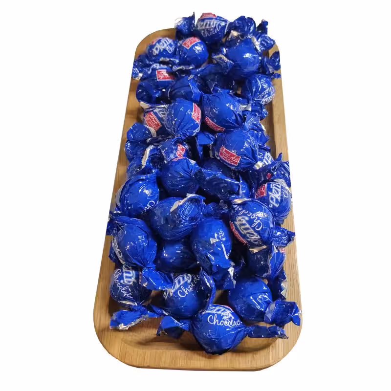 شکلات سفید با مغزی خلال فندق پلنتی شیرین عسل  ( یک کیلوگرمی)