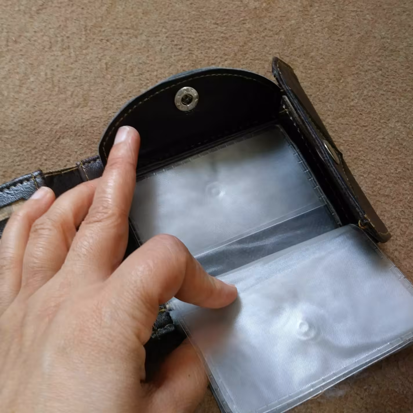 کیف پول مردانه چرمی. بسیار شیک ابعاد متوسط ارسال رایگان