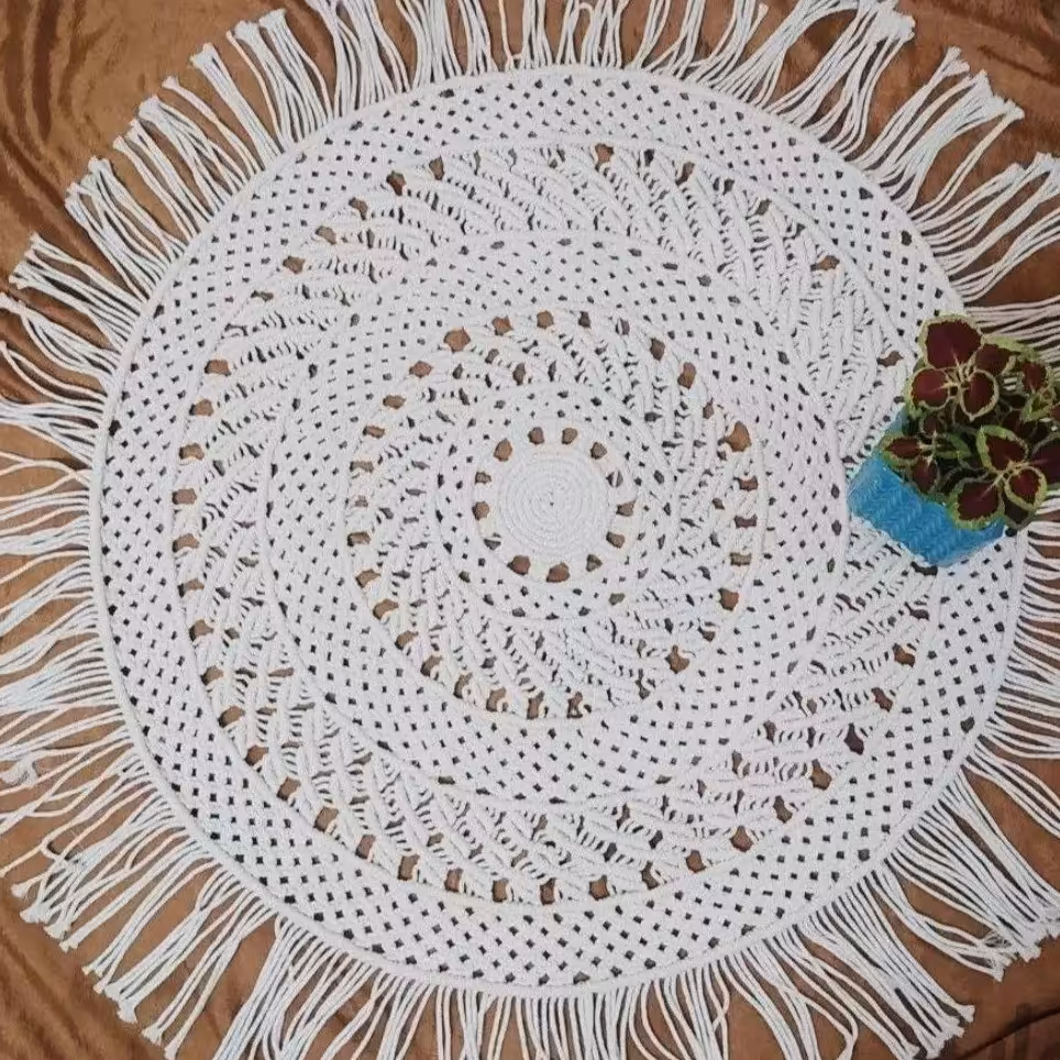 رومیزی مکرومه گرد کد 1501