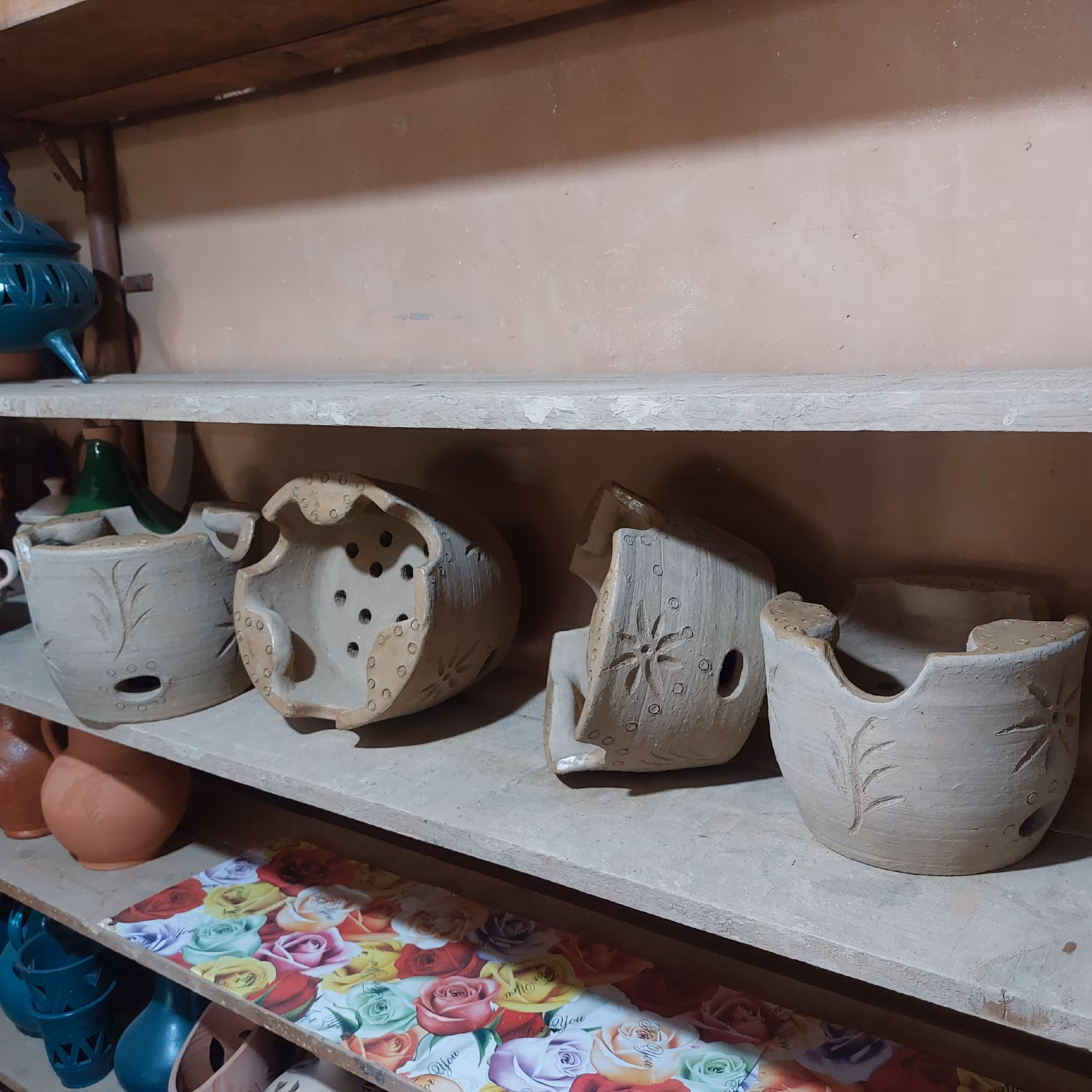 کوره های سفالی  مناسب برای پخت و پز دارای محفظه ی خاکستر ذغال سایز کوچک